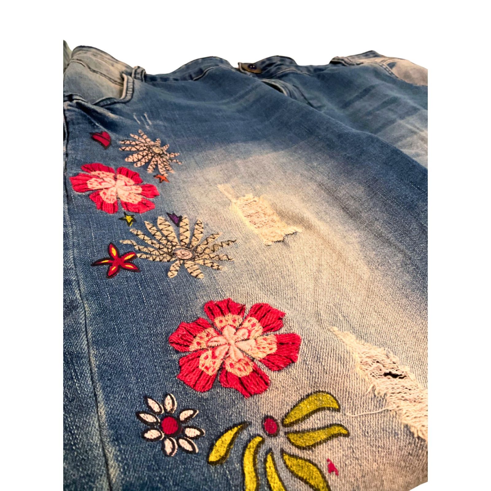 Desigual VINTAGE DESIGUAL Skinny Jeans 30 x 27 Womens Floral Embroidered Denim Blue 18SWDD59 Y2K Vibes Size 30" / US 8 / IT 44 - 7 Thumbnail