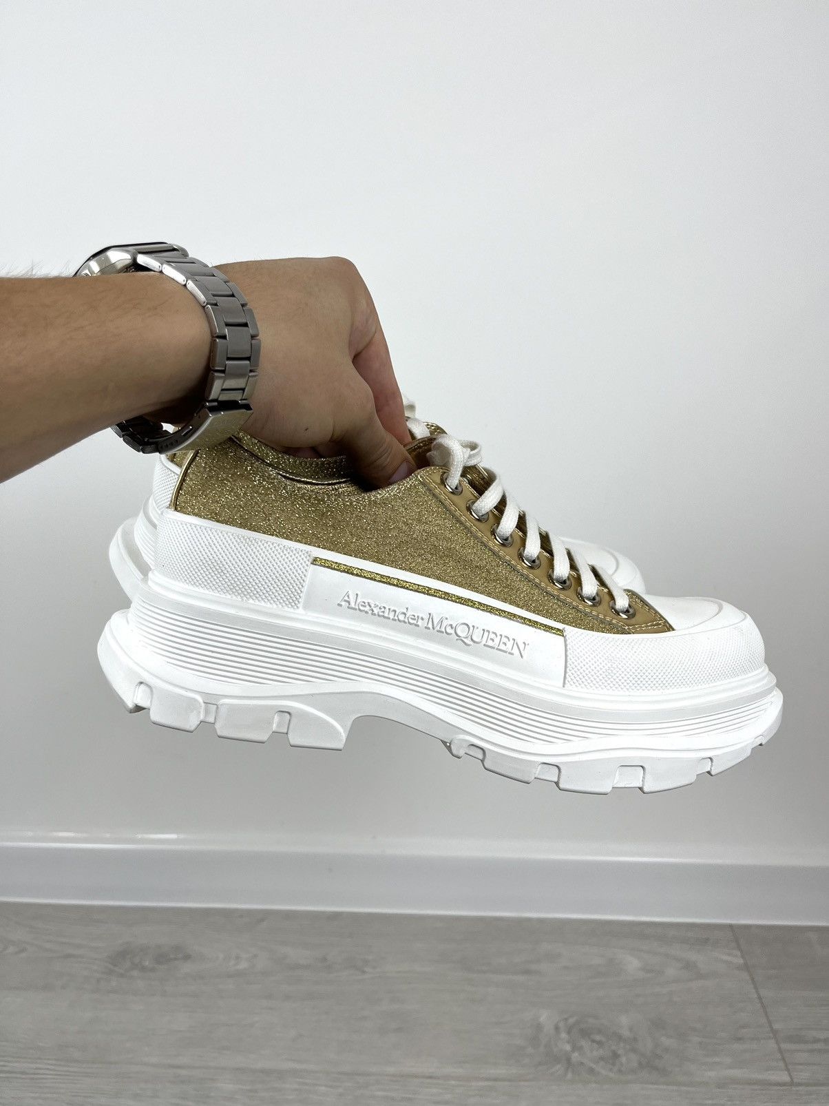 Alexander McQueen Alexander McQueen Gold Glitter Trainers Sneakers Women’s Size US 9.5 / IT 39.5 - 4 Thumbnail