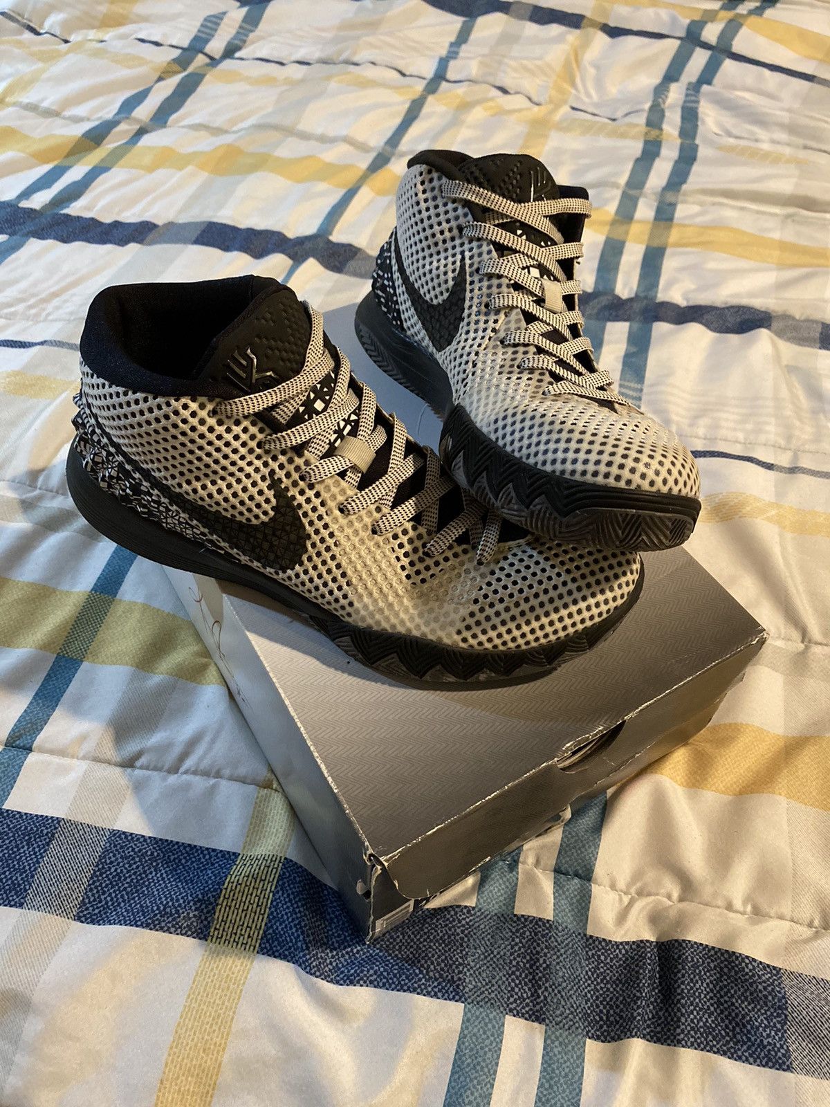 Nike kyrie 1 bhm best sale