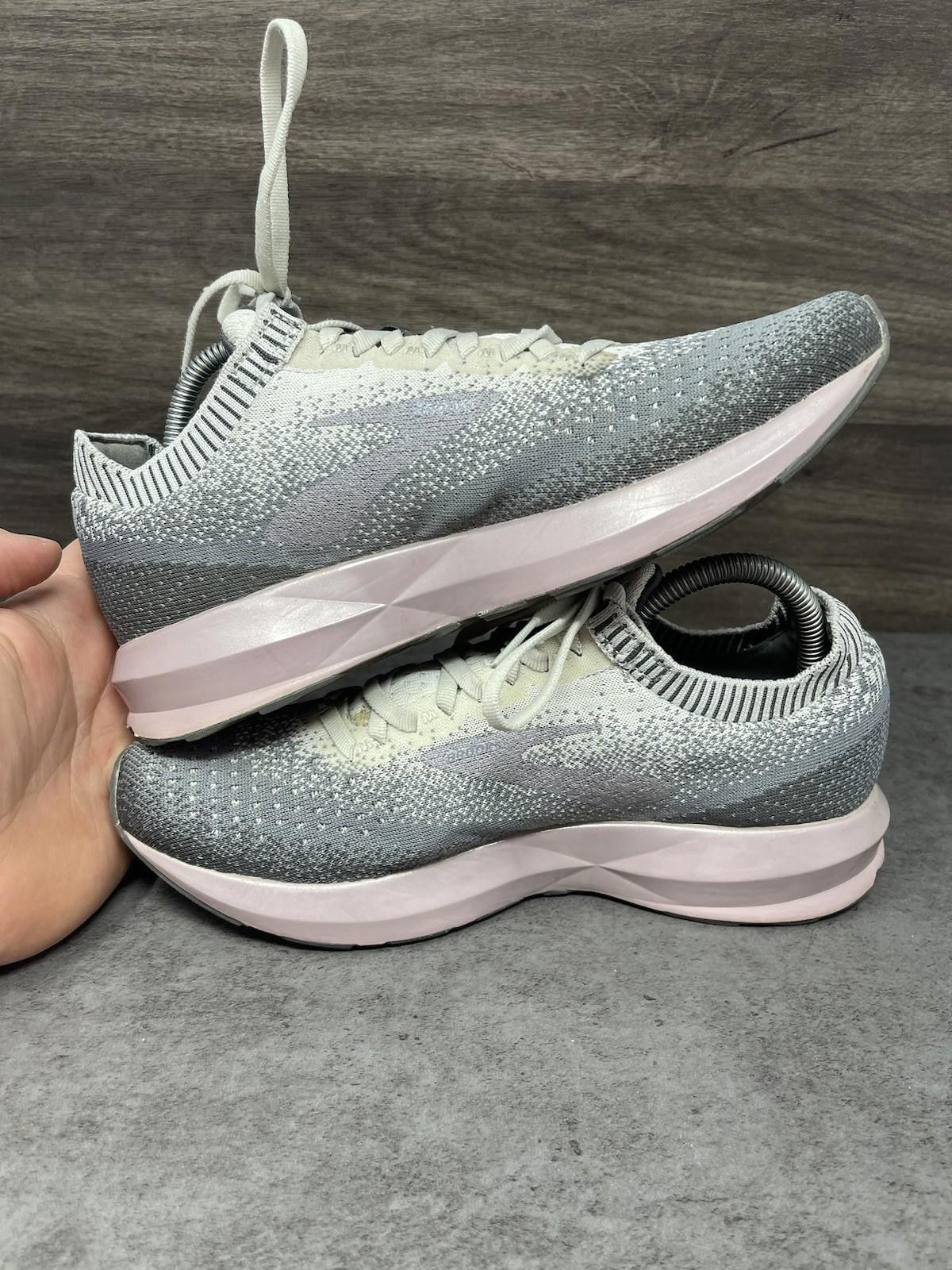 Brooks Brooks Levitate 2 Running Sneakers Womens Size 8 Grey Pink Size US 8 / IT 38 - 7 Thumbnail