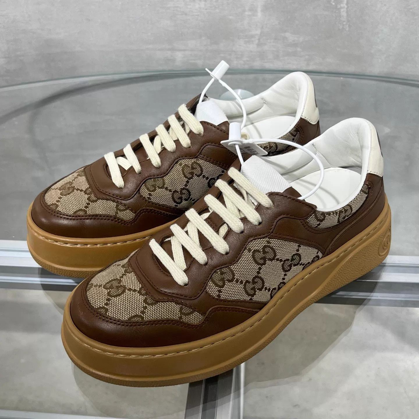 Gucci Gucci Brown GG biscuit shoe EUR 36 Size US 5.5 / IT 35.5 - 2 Thumbnail