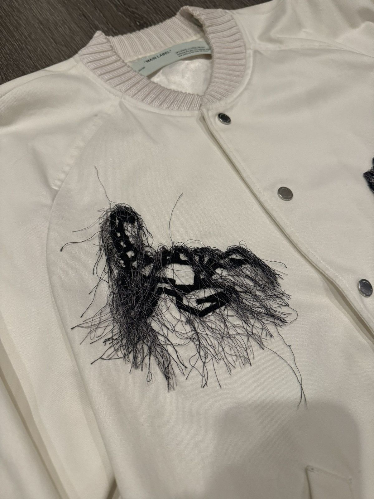Off-White Off White Scorpion Embroidered The End 2017 Jacket White Size US L / EU 52-54 / 3 - 3 Thumbnail