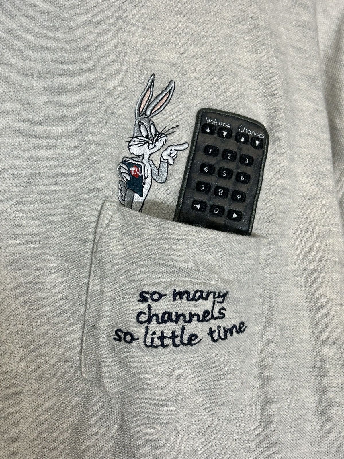 Warner Bros Y2K Bugs Bunny Tv Remote Pocket T Shirt Size US L / EU 52-54 / 3 - 3 Thumbnail