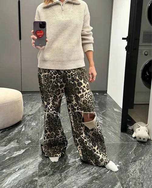 Designer × Japanese Brand Leopard Ripped Wide Leg Jeans Size 28" / US 6 / IT 42 - 2 Thumbnail