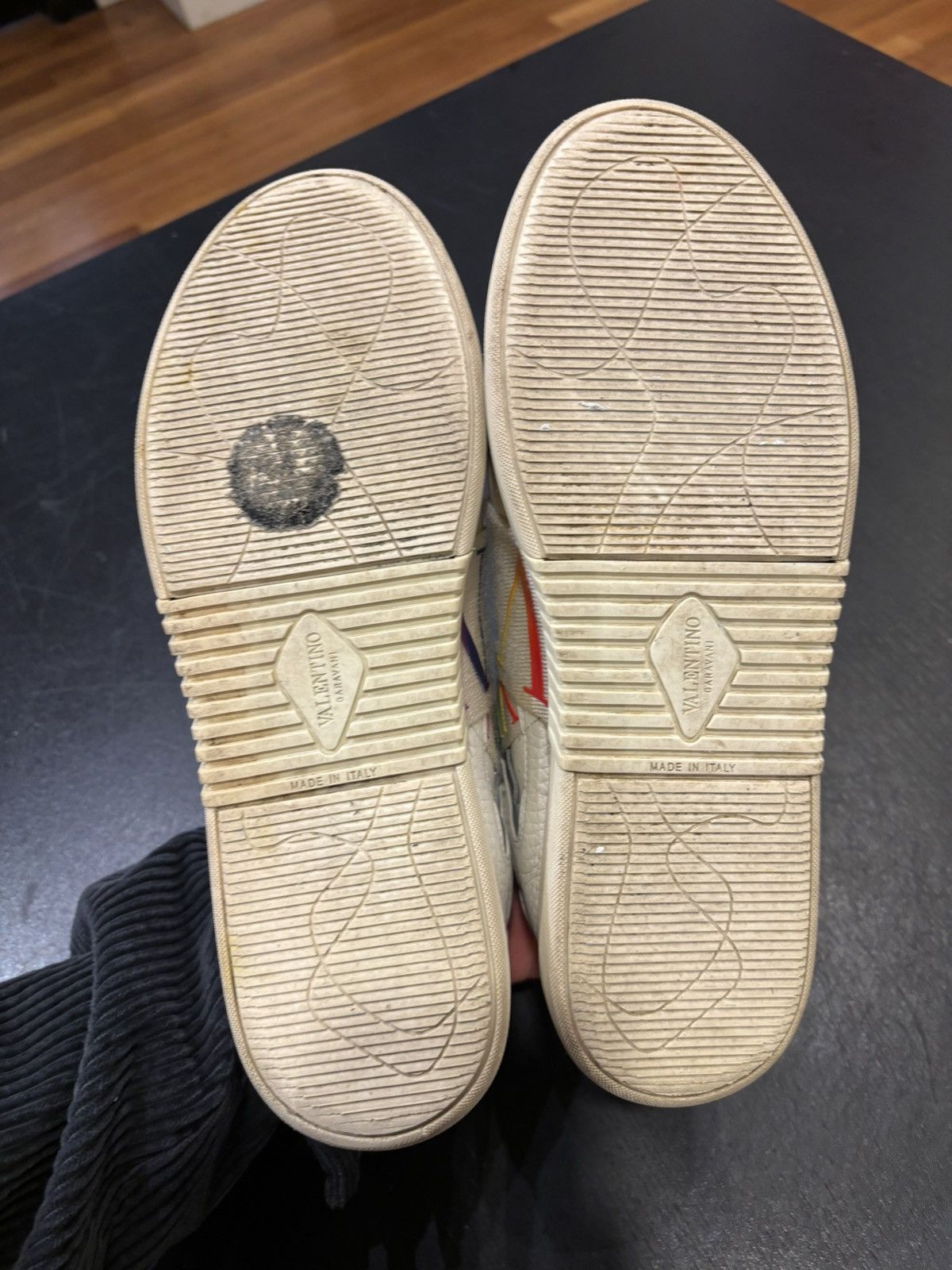 Valentino Valentino Low Top Sneakers Size US 9.5 / EU 42-43 - 7 Thumbnail