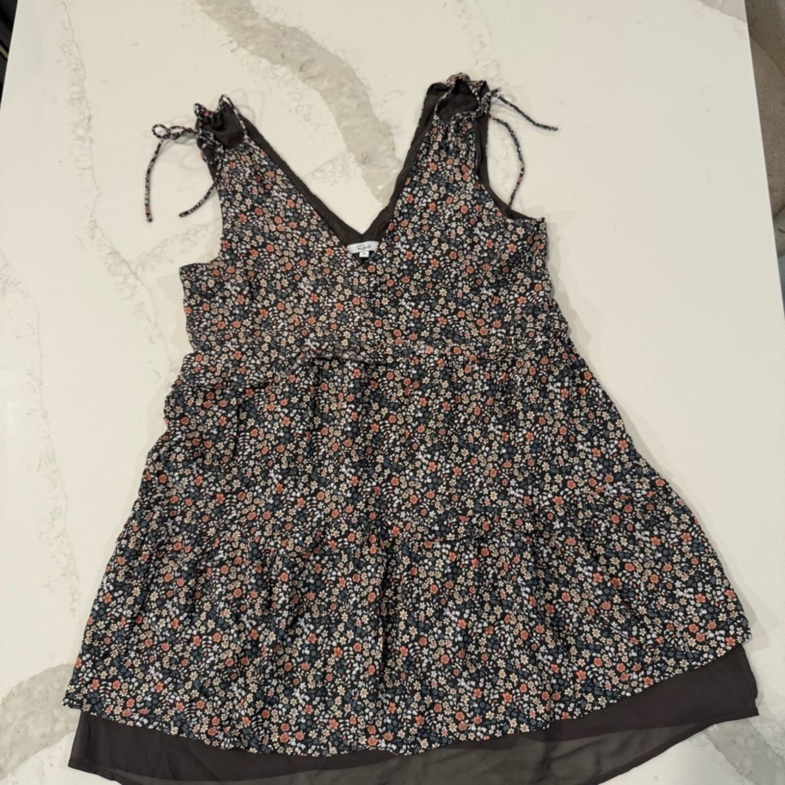 Rails Rails Janelle Floral VNeck Tiered Mini Dress Womens Medium Size M / US 6-8 / IT 42-44 - 8 Thumbnail