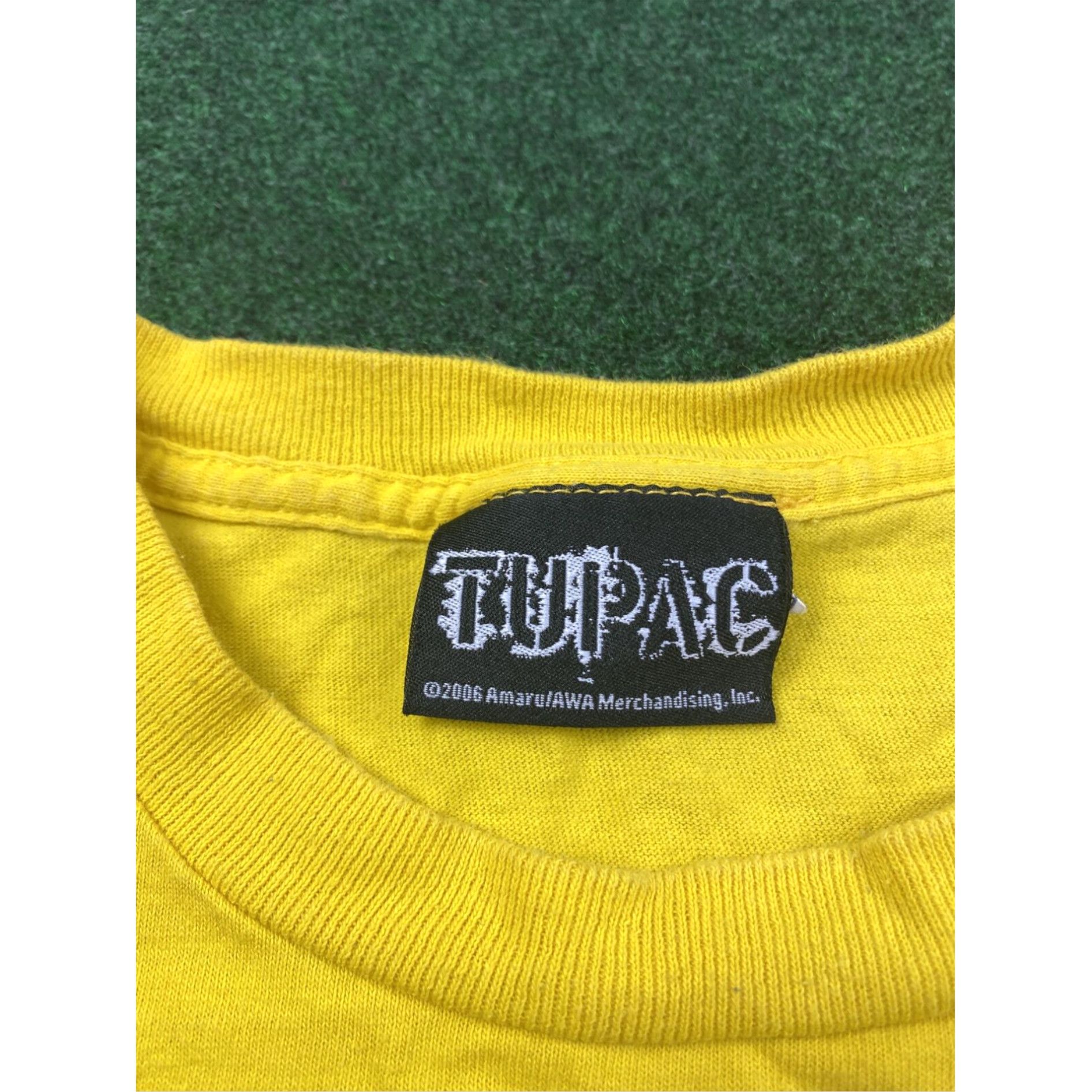 Vintage Vintage 2006 Tupac T Shirt 2 Pac Rap Tee Big Print Mens XL Rare Band Hip Hop Size US XL / EU 56 / 4 - 4 Thumbnail