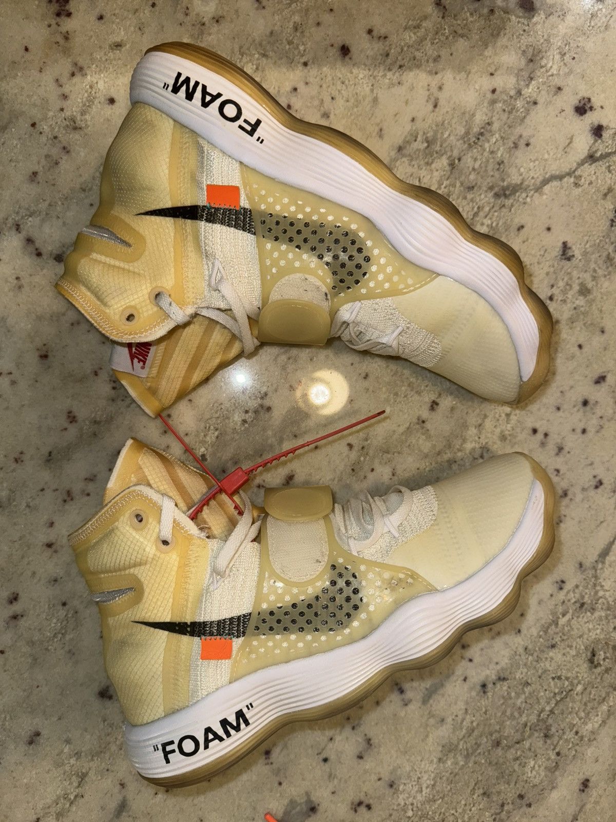 Nike × Off-White Off White x Nike Hyperdunks 2017 Size US 9.5 / EU 42-43 - 2 Thumbnail