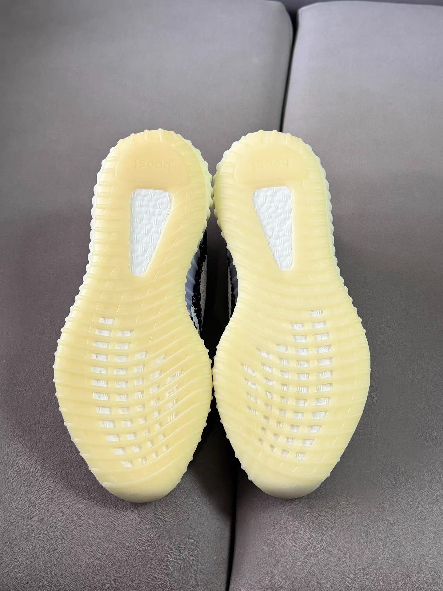 Adidas Brand New Adidas Yeezy Boost 350 V2 Zebra Ｑ20 Size US 10 / EU 43 - 2 Thumbnail