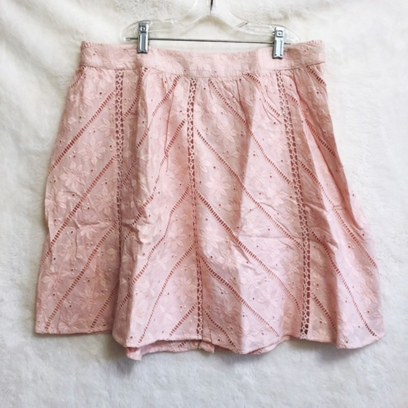 Loft LOFT Light Pink Chevron Floral Cutout Cotton Skirt Size 30" / US 8 / IT 44 - 6 Thumbnail