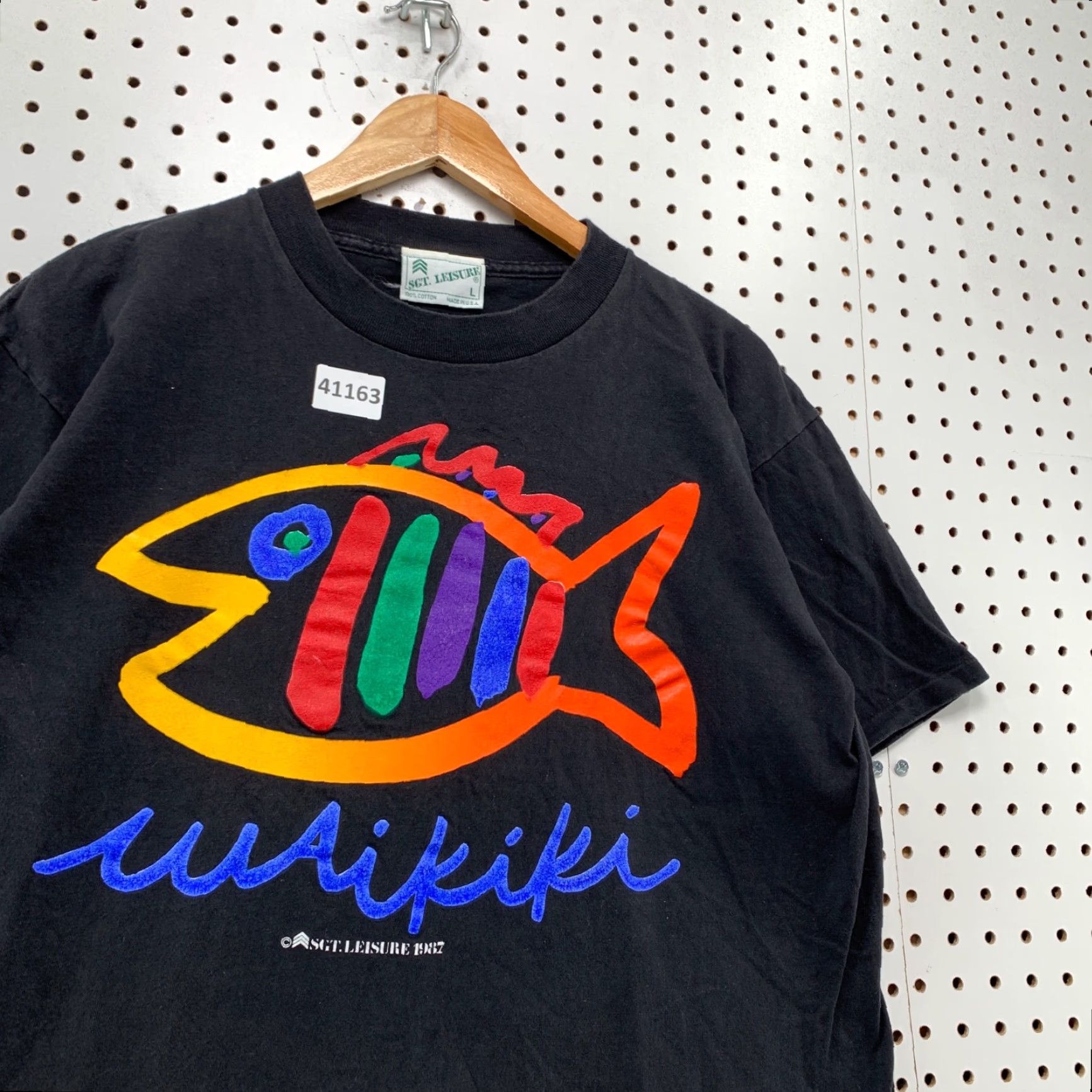 Vintage VINTAGE SGT. Leisure 90s Hawaiian Fish T-Shirt Mens M Black Graphic Print Single Stitch USA Size US M / EU 48-50 / 2 - 7 Thumbnail