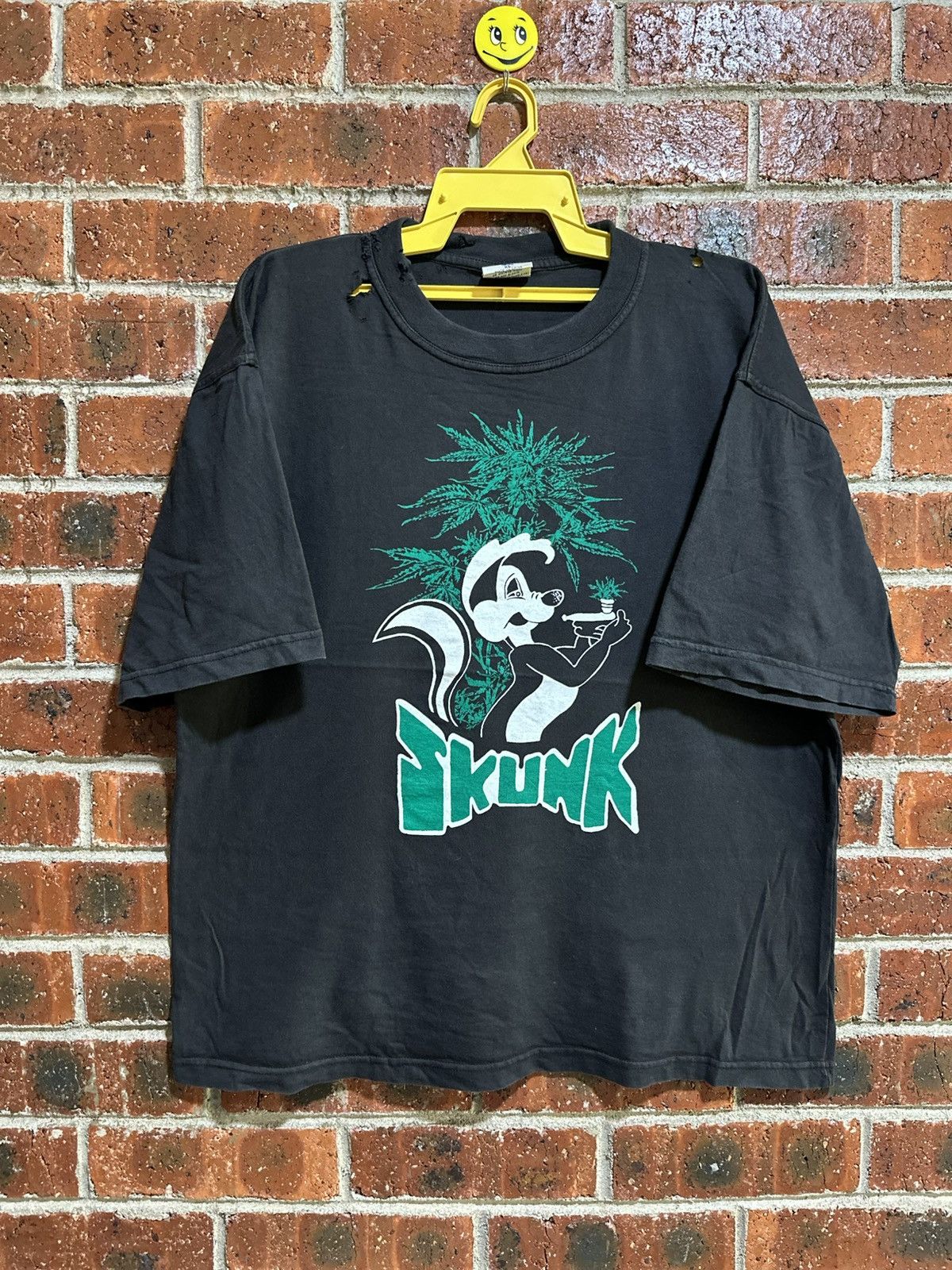 Cartoon Network Thrashed Vintage Skunk Punk Faded Tee Size US XL / EU 56 / 4 - 1 Thumbnail