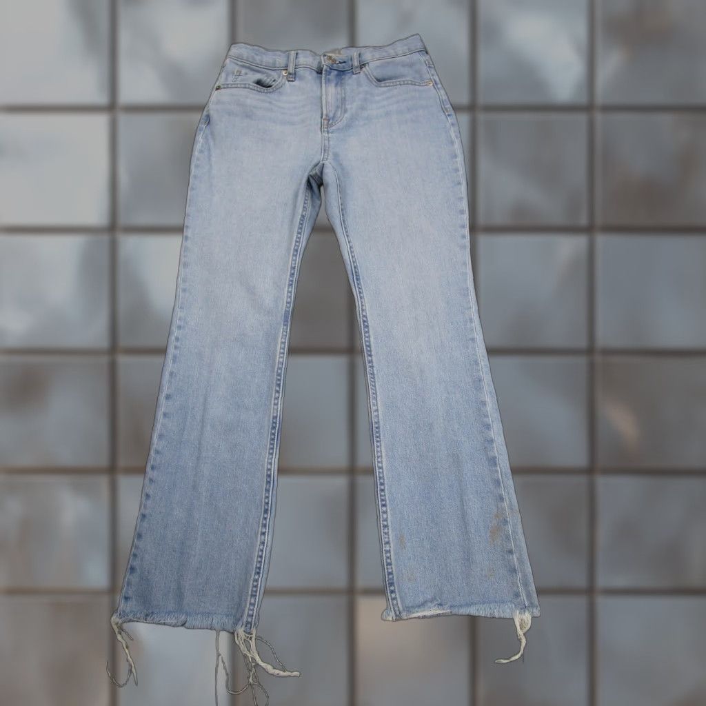 Everlane Everlane Jeans Womens 27 Light Wash Straight Leg Raw Hem Distressed Denim Size 27" / US 4 / IT 40 - 1 Thumbnail
