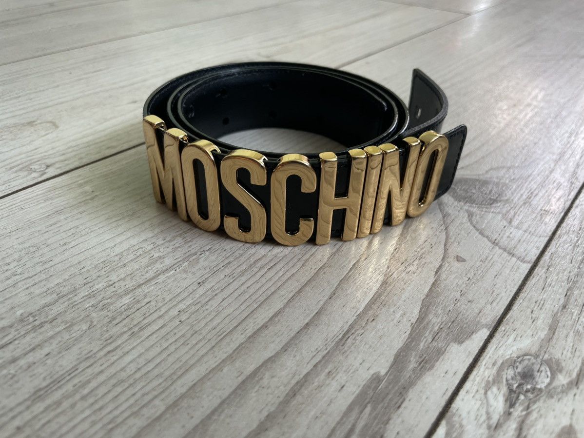 Moschino Moschino Leather Belt Redwall Gold Logo Size ONE SIZE - 1 Thumbnail
