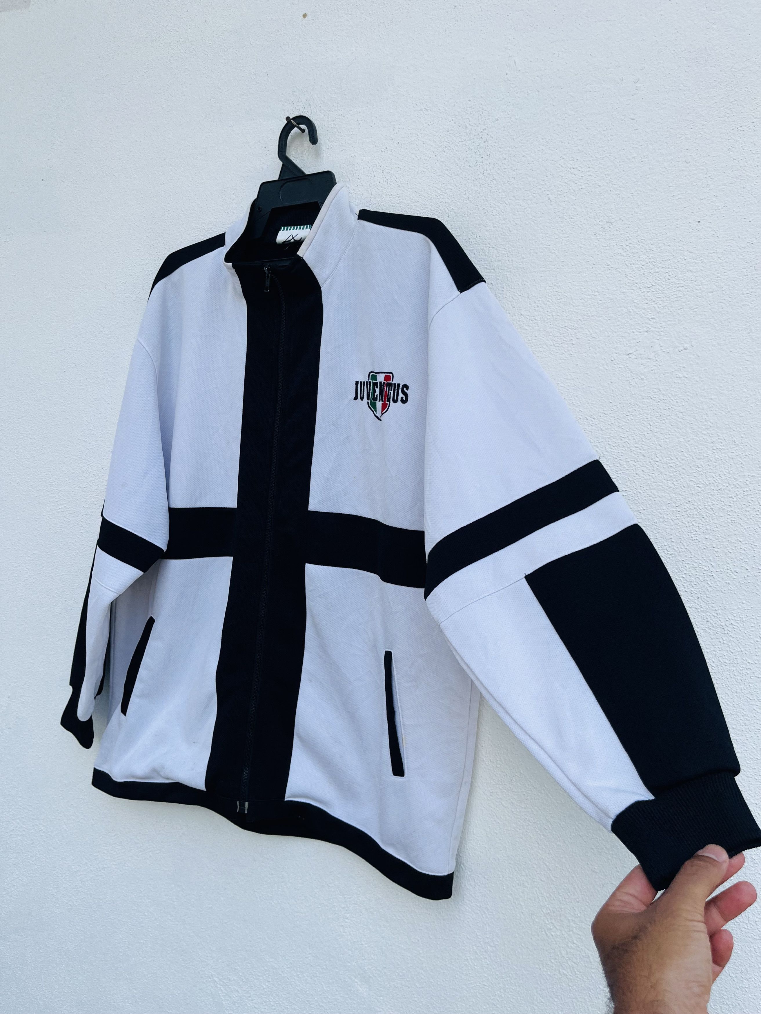 Vintage Vintage Juventus Football Team Streetwear Style Size US XL / EU 56 / 4 - 5 Thumbnail