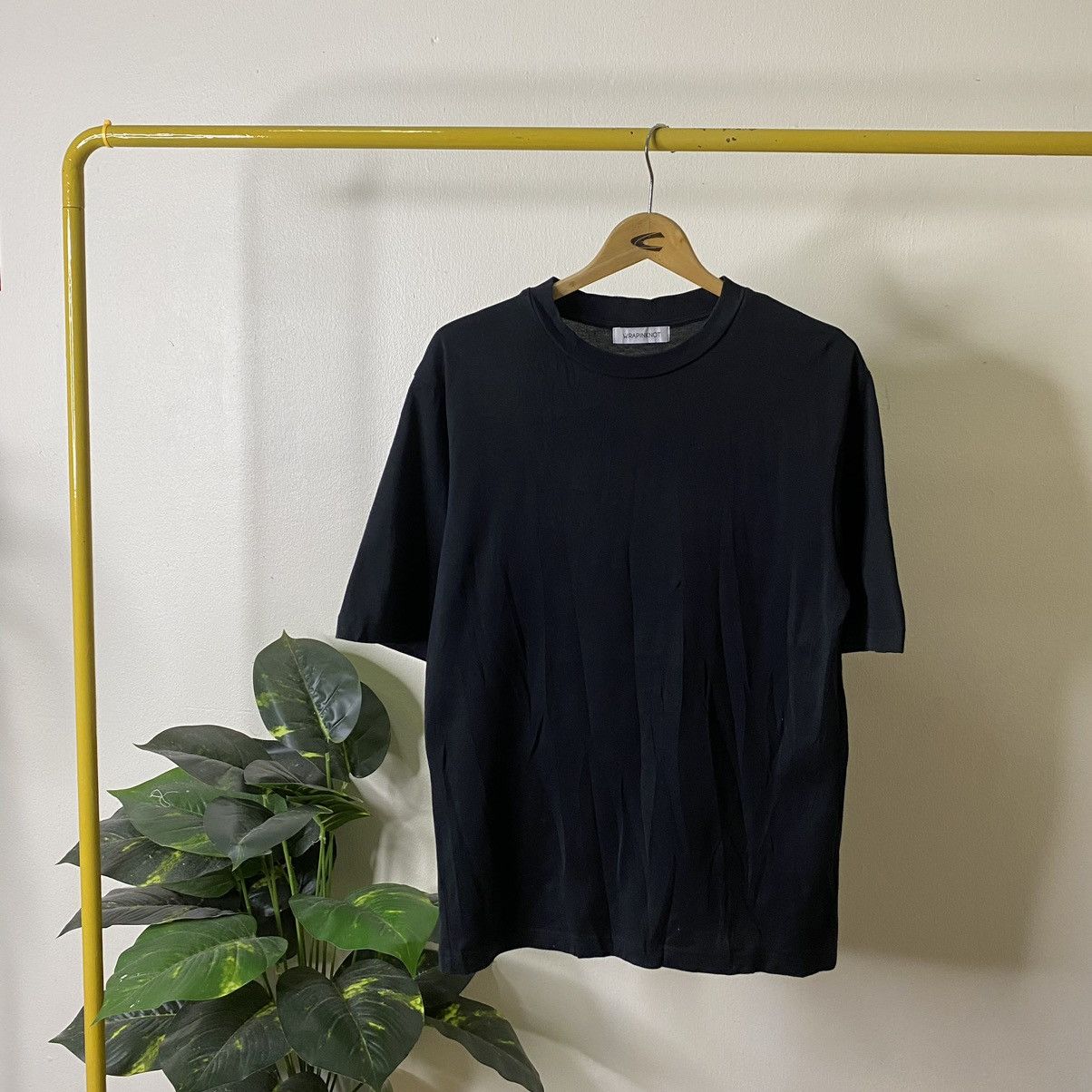 Japanese Brand WRAPINKNOT Black Blank Tee Made in Japan Size US M / EU 48-50 / 2 - 1 Thumbnail