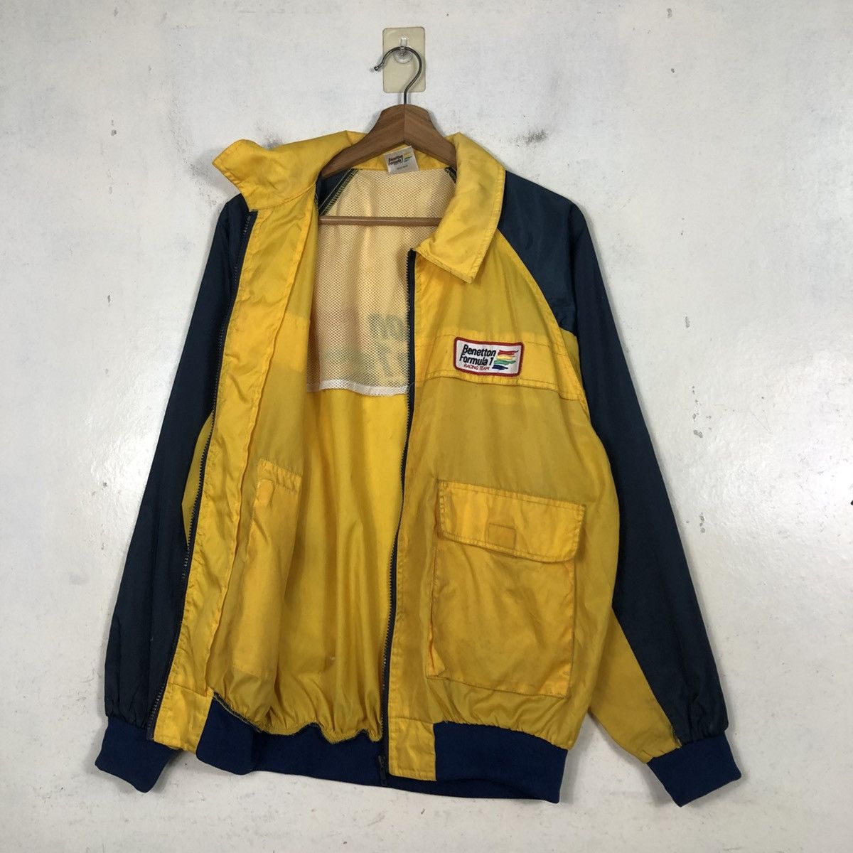 Benetton 📌Vintage Bomber Jacket Benetton Formula 1 Racing Team Logo Size US M / EU 48-50 / 2 - 14 Thumbnail