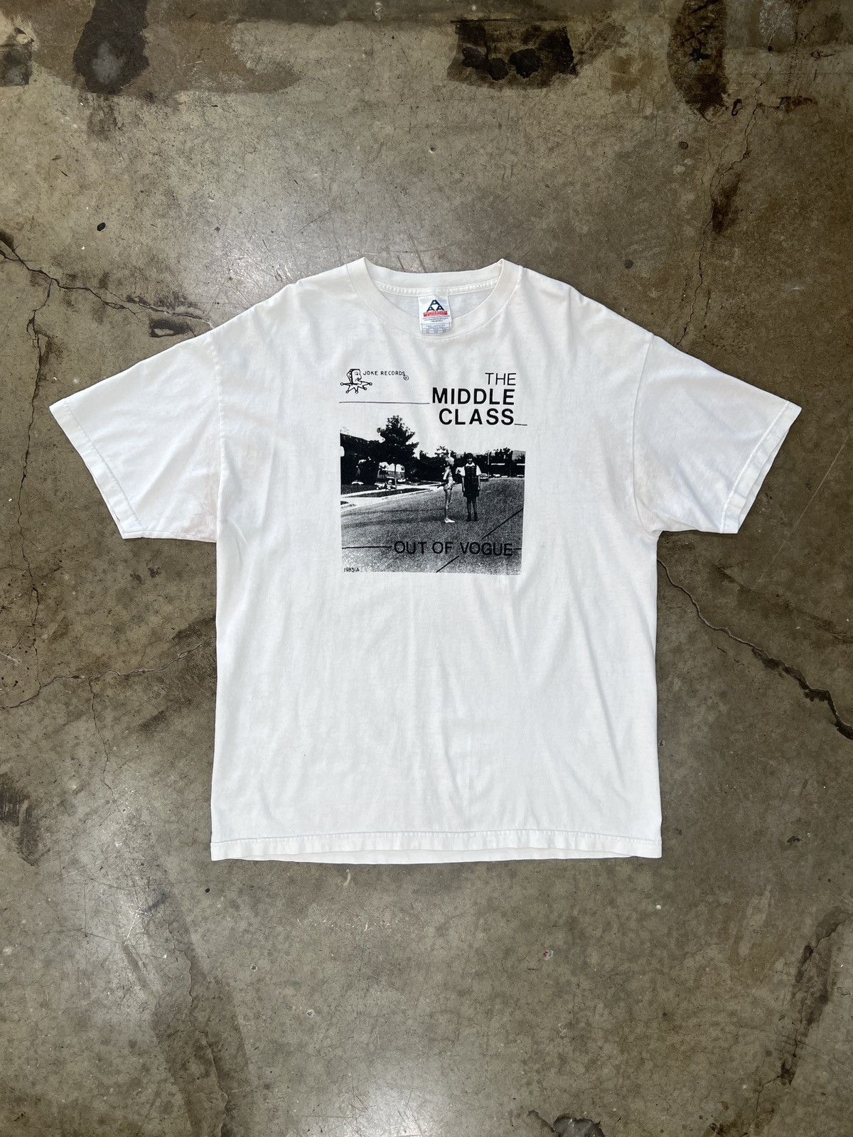 Band Tees Vintage Middle Class Out of Vogue Alumb Band Tee Alstyle XL Size US XL / EU 56 / 4 - 2 Thumbnail