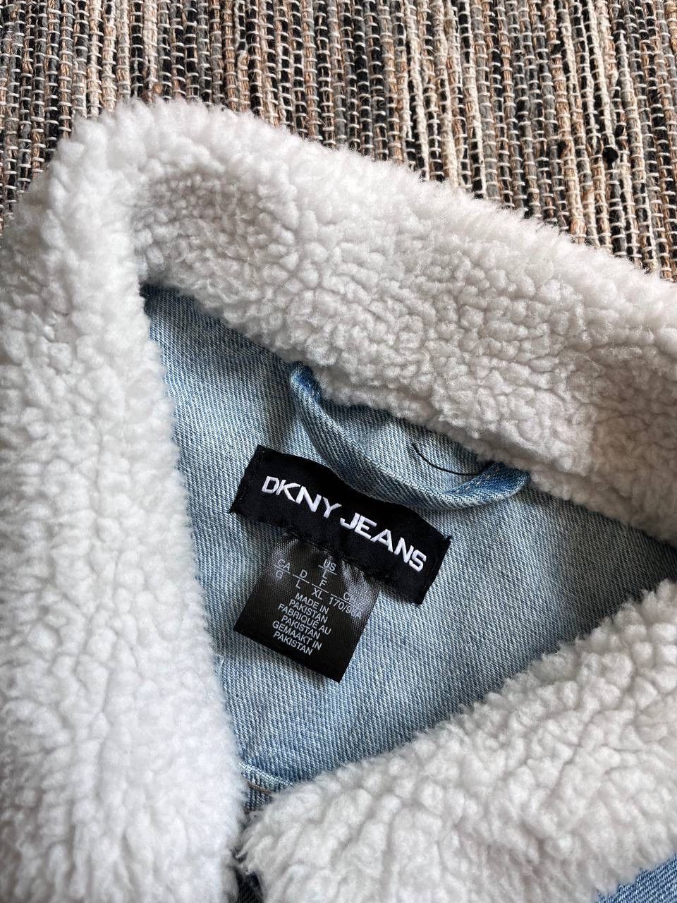 DKNY DKNY Denim jacket fur collar small logos size L Size US L / EU 52-54 / 3 - 7 Thumbnail