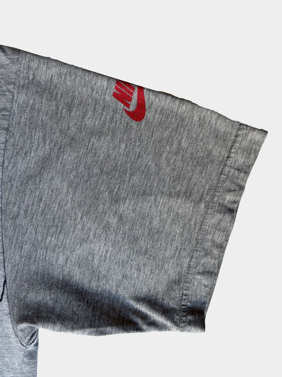 Nike VINTAGE NIKE 90S BIG LOGO BIG FOOT RARE T-SHIRT TEE Y2K Size US M / EU 48-50 / 2 - 7 Thumbnail