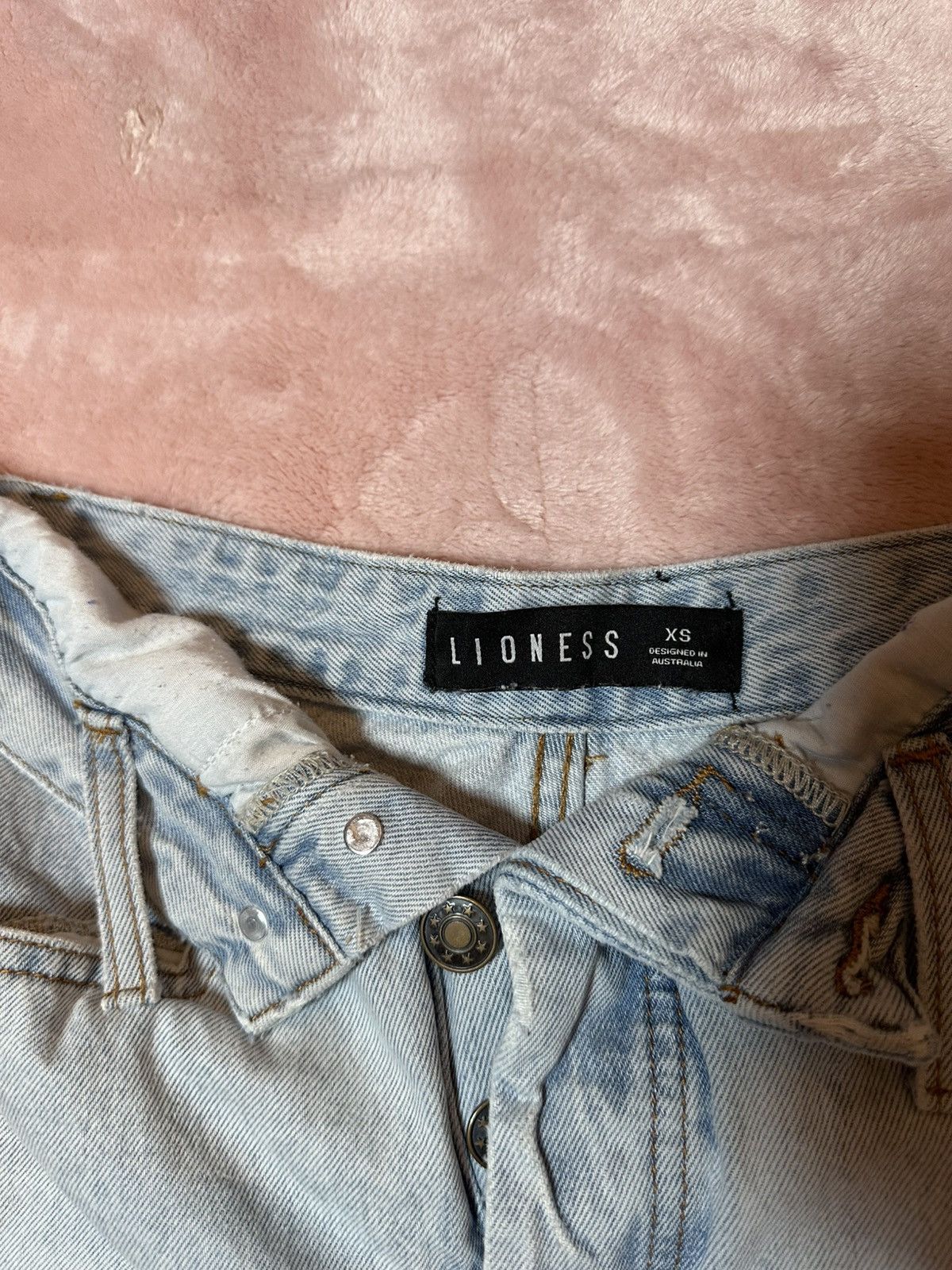 Other Lioness Distressed Light Blue High Rise Button Up Jean Short Size 25" / US 0 / IT 36 - 2 Thumbnail