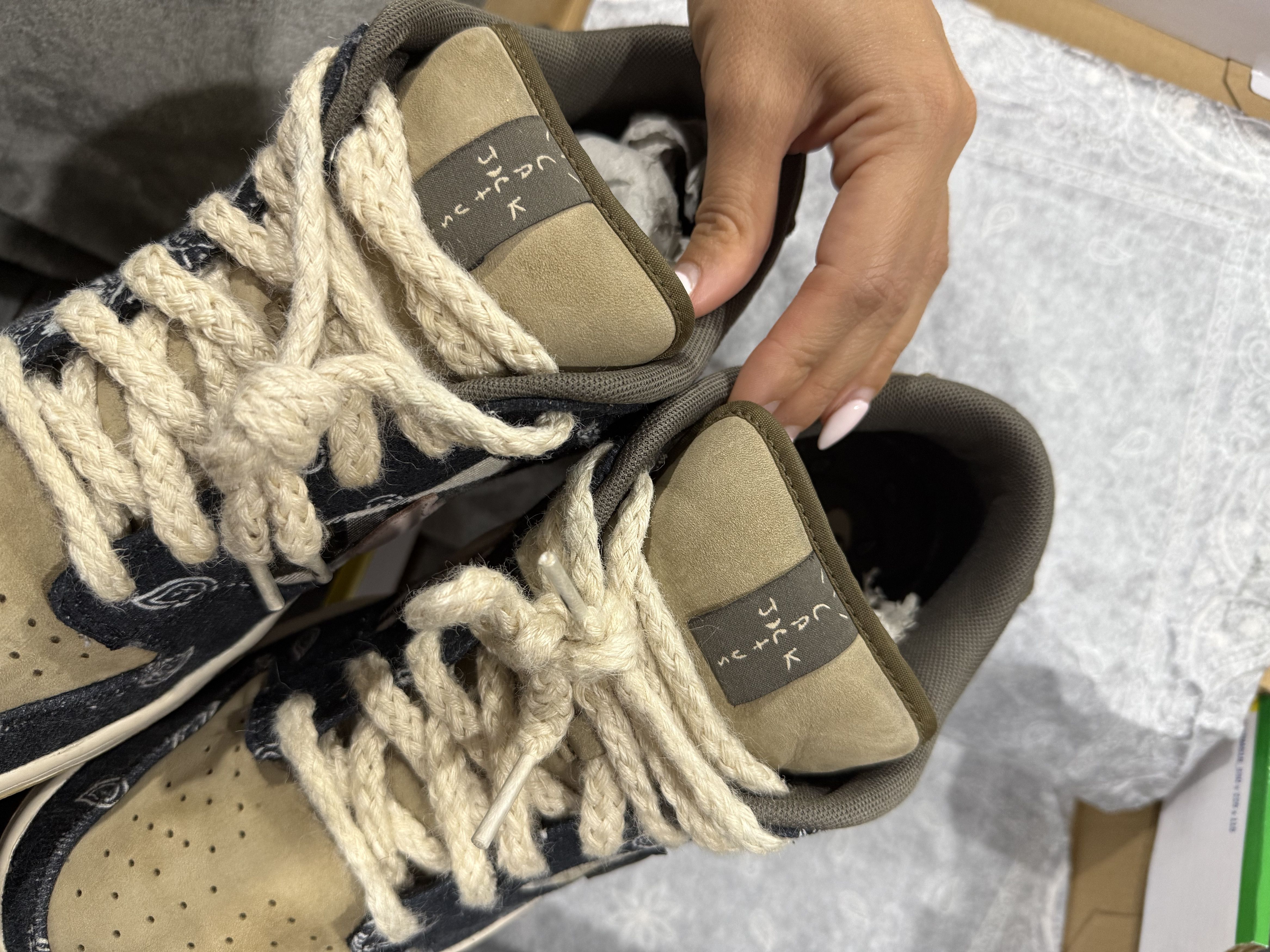 Nike × Travis Scott Nike SB Dunk Low Size US 10 / EU 43 - 12 Thumbnail