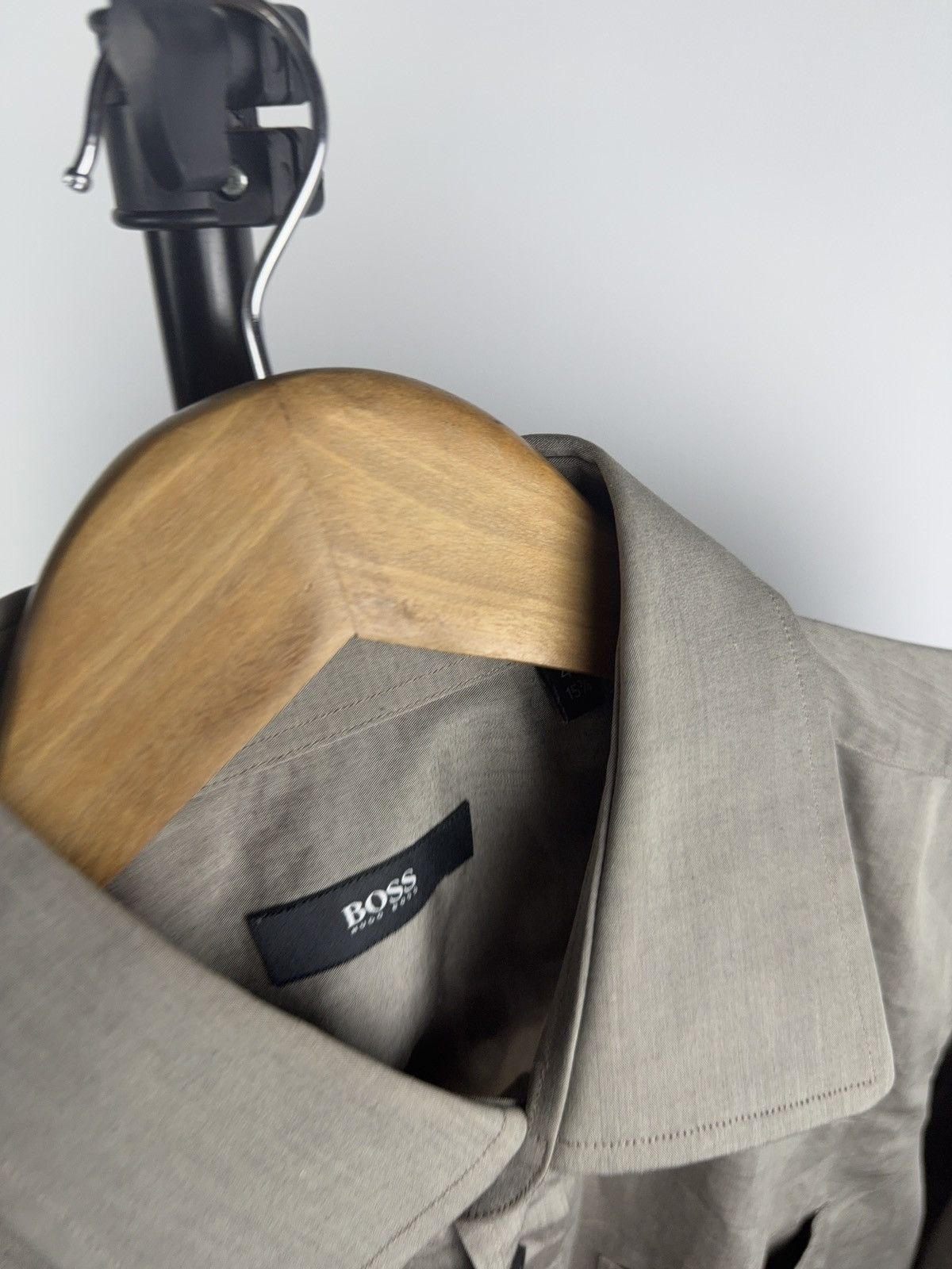 Hugo Boss Hugo BOSS Italian Fabric Dress Shirt Taupe Cotton 40 15 3/4 Size US L / EU 52-54 / 3 - 4 Thumbnail