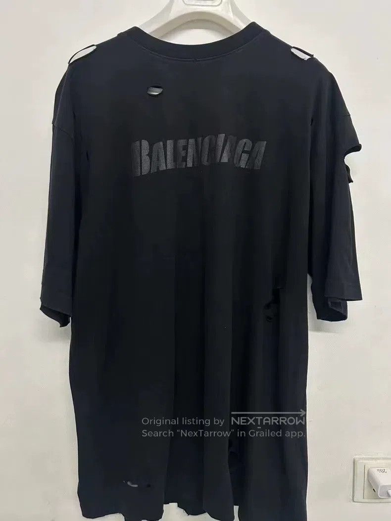 Balenciaga Balenciaga Big distressed letter short sleeve black XS Size US XS / EU 42 / 0 - 1 Thumbnail