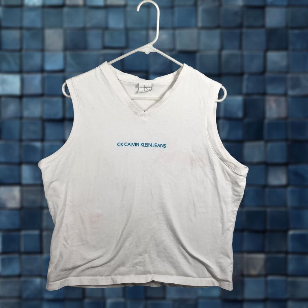 Vintage Calvin Klein Jeans Shirt Woman XL White Sleeveless V-Neck Logo Tank Vintage Size US XL / EU 56 / 4 - 1 Thumbnail