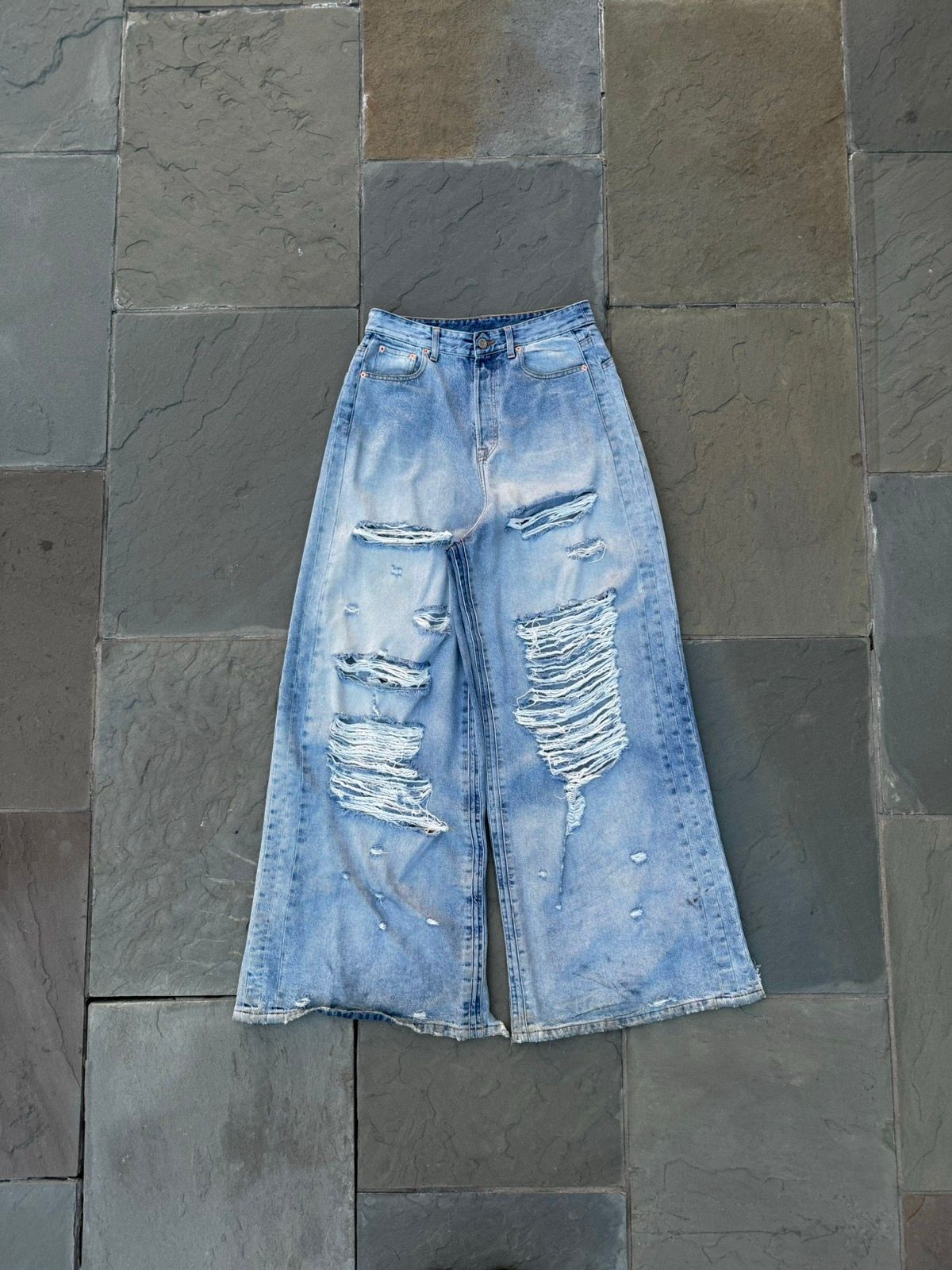 Pre-owned Vetements Distressed Wide Leg Jeans In Blue