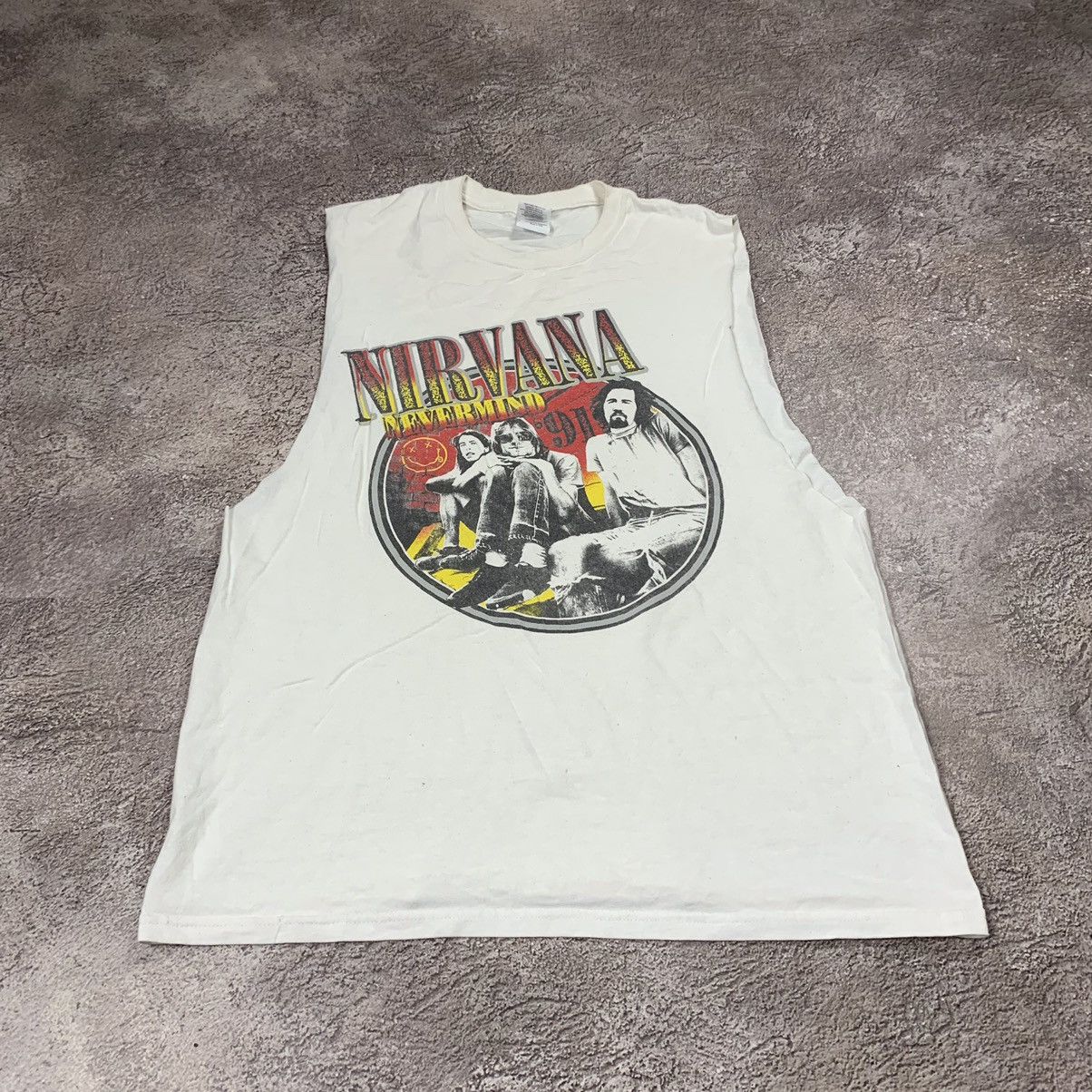 Vintage Vintage 90s Nirvana Band Tee Sun Faded Graphic Grunge Boxy L Size US L / EU 52-54 / 3 - 2 Thumbnail