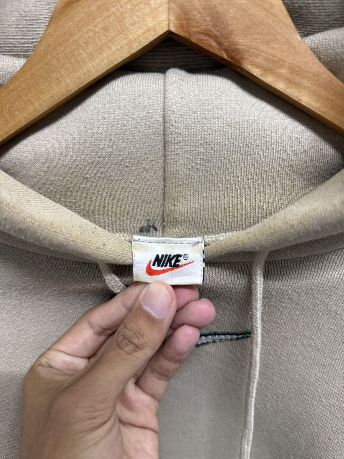 Nike Vintage Nike Center Swoosh Cream Travis Hoodie Size US XXL / EU 58 / 5 - 4 Thumbnail