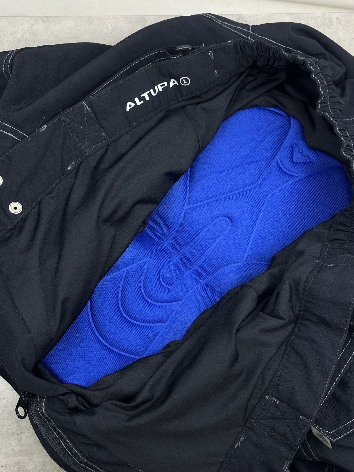 Rapha Altura MTB Cycling Shorts Men's Size L Black Mountain Bike Size US 34 / EU 50 - 10 Thumbnail