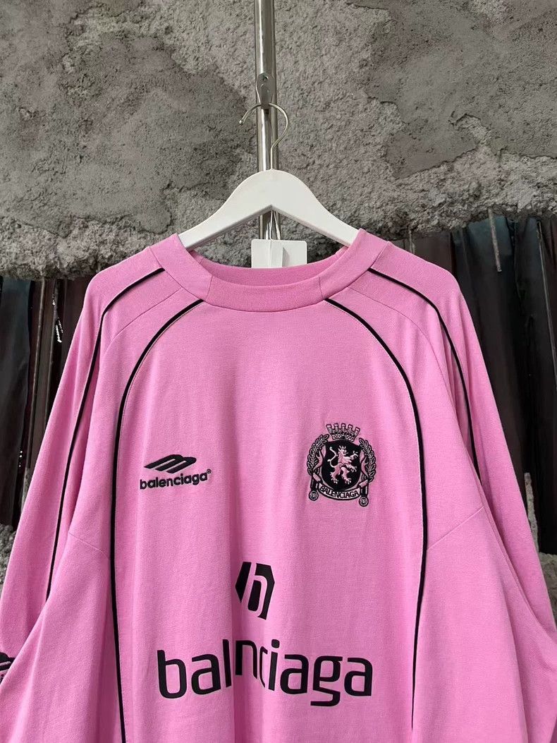 Balenciaga Balenciaga Manchester United Shanghai Long Sleeve Size US S / EU 44-46 / 1 - 3 Thumbnail