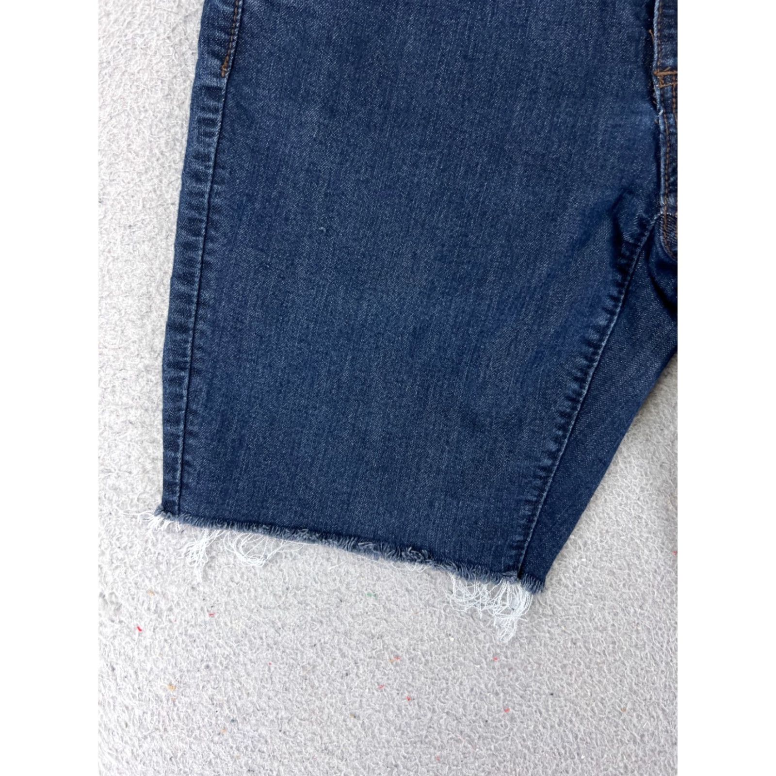 Ann Taylor Ann Taylor Shorts Womens 4 Blue Denim Low Rise Cut-Off Casual 28 Inseam Size 27" / US 4 / IT 40 - 3 Thumbnail