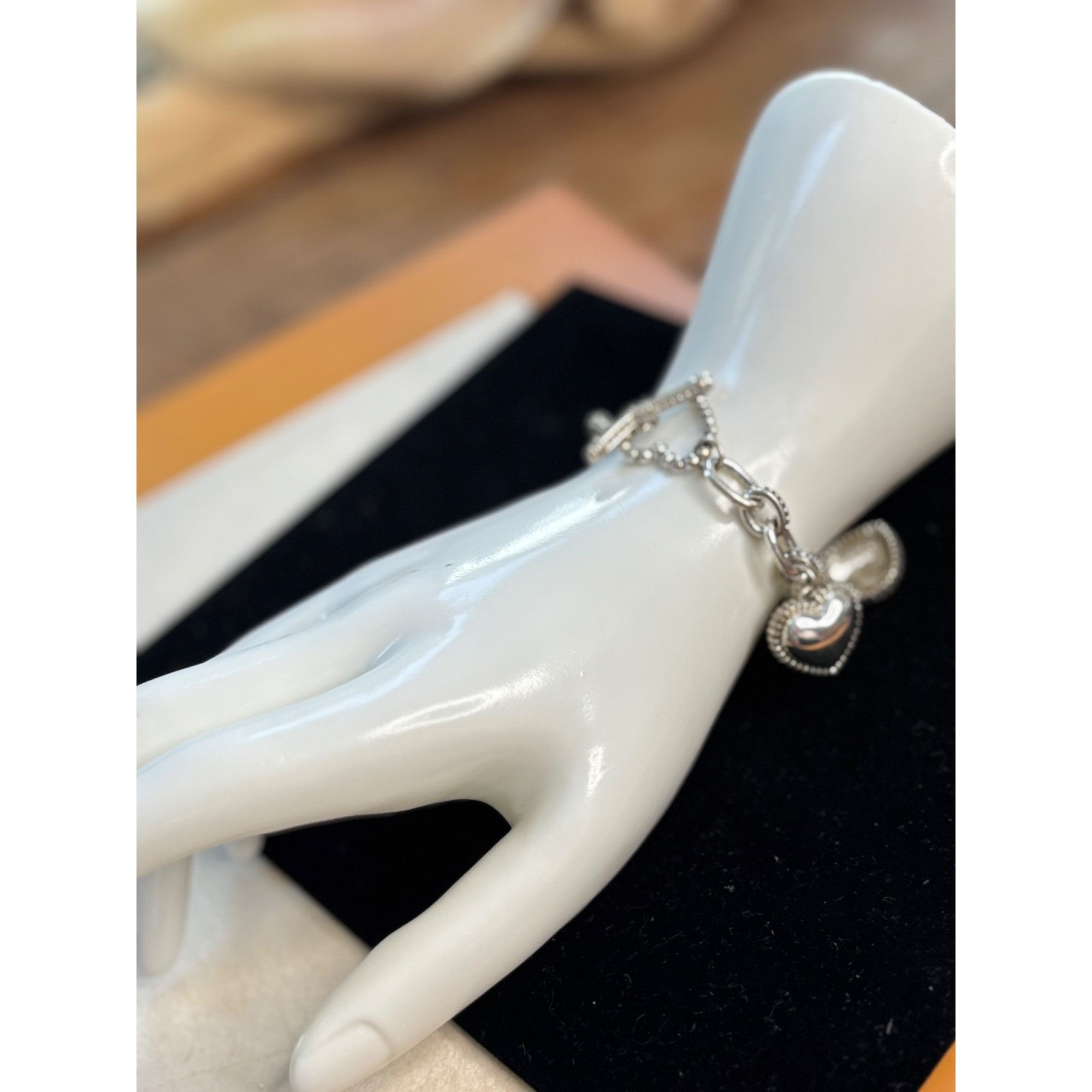 Other Heart Charm Silver Tone Bracelet With Toggle Clasp 7.5" Size ONE SIZE - 10 Thumbnail