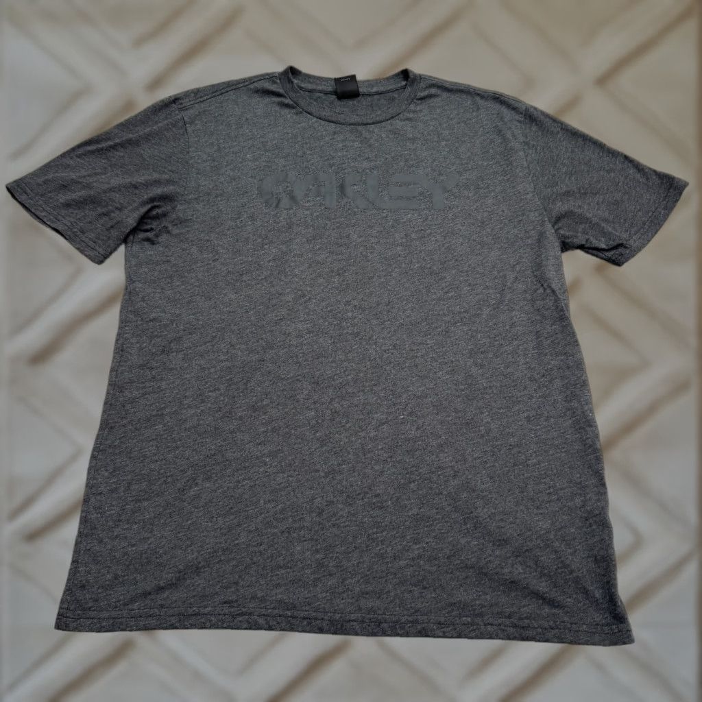 Oakley VINTAGE Oakley Mens T-Shirt Regular Fit Short Sleeve Crew Neck Logo Casual Activewear 90s Gray Size US L / EU 52-54 / 3 - 1 Thumbnail