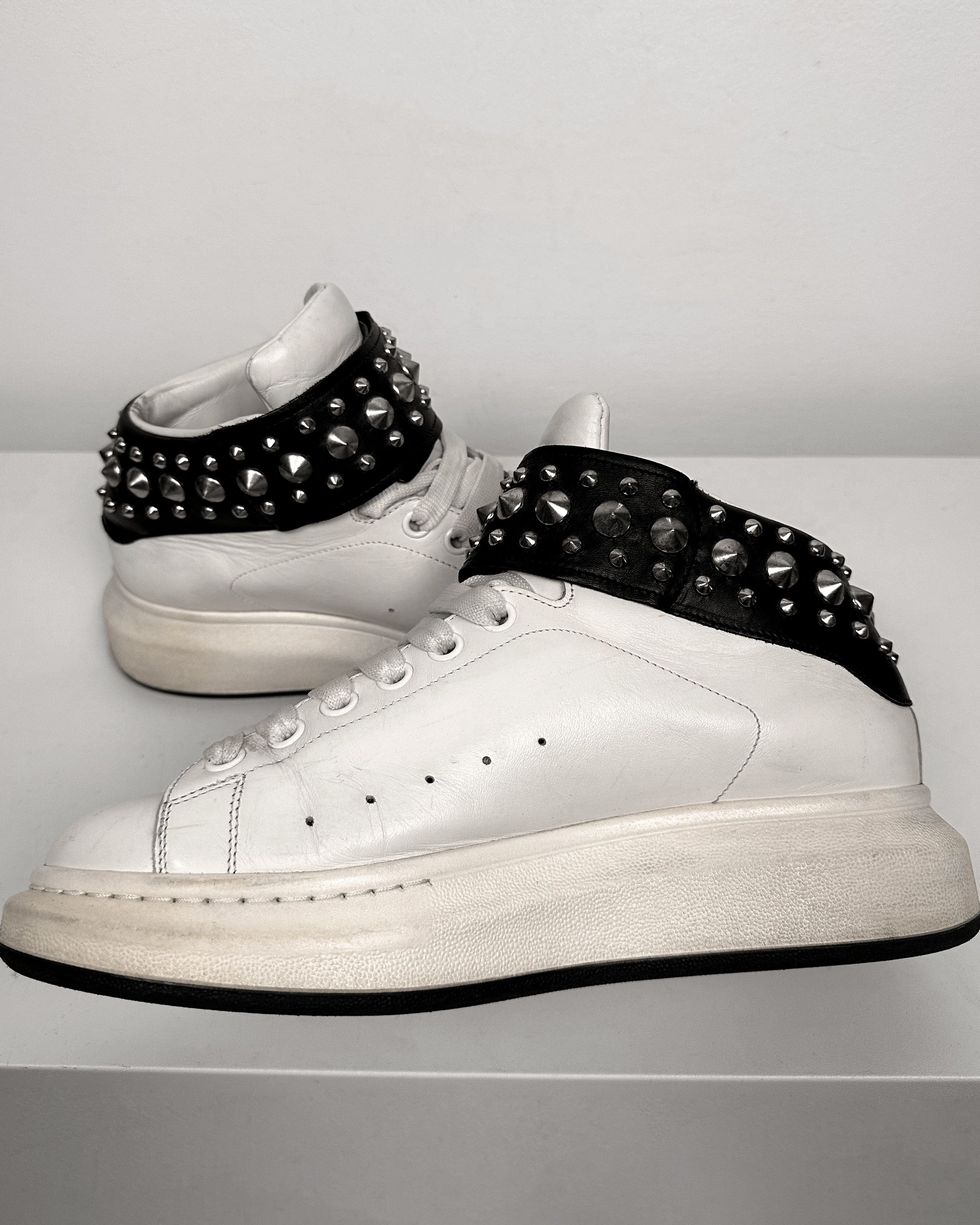 Alexander McQueen Alexander McQueen Studded Leather Hi Top Oversized Sneakers Size US 8.5 / EU 41-42 - 7 Thumbnail