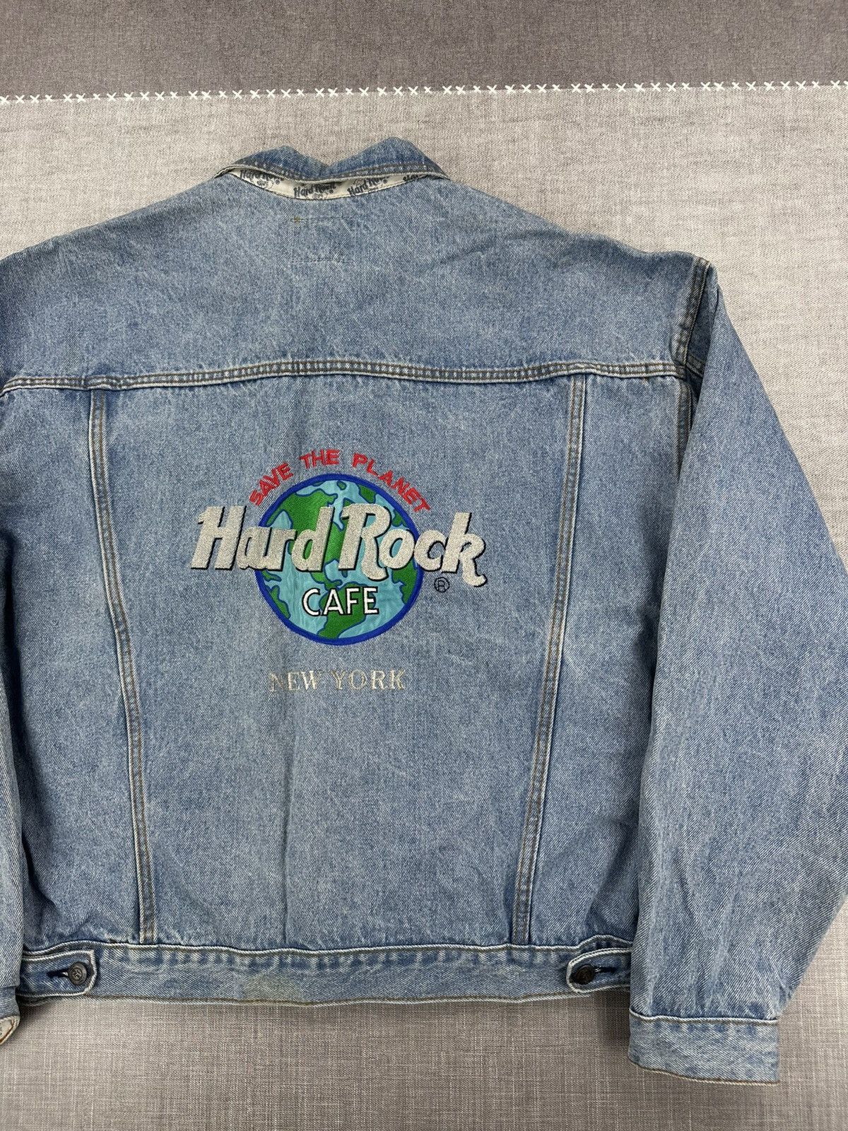 Hard Rock Cafe Vintage Hard Rock Cafe New York Embroidered Denim Jacket XXL Size US XXL / EU 58 / 5 - 2 Thumbnail
