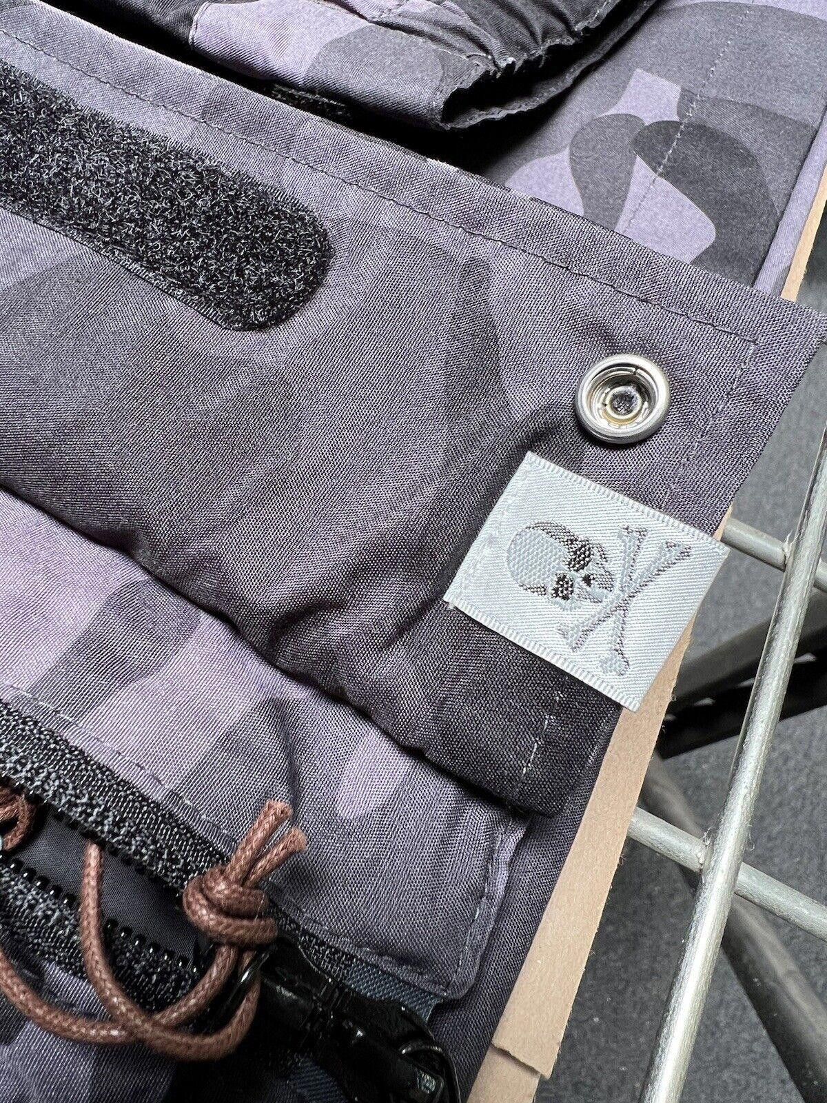 Bape × Mastermind Japan A Bathing Ape Mastermind Japan Snowboard Jacket Black L BAPE Size US L / EU 52-54 / 3 - 6 Thumbnail
