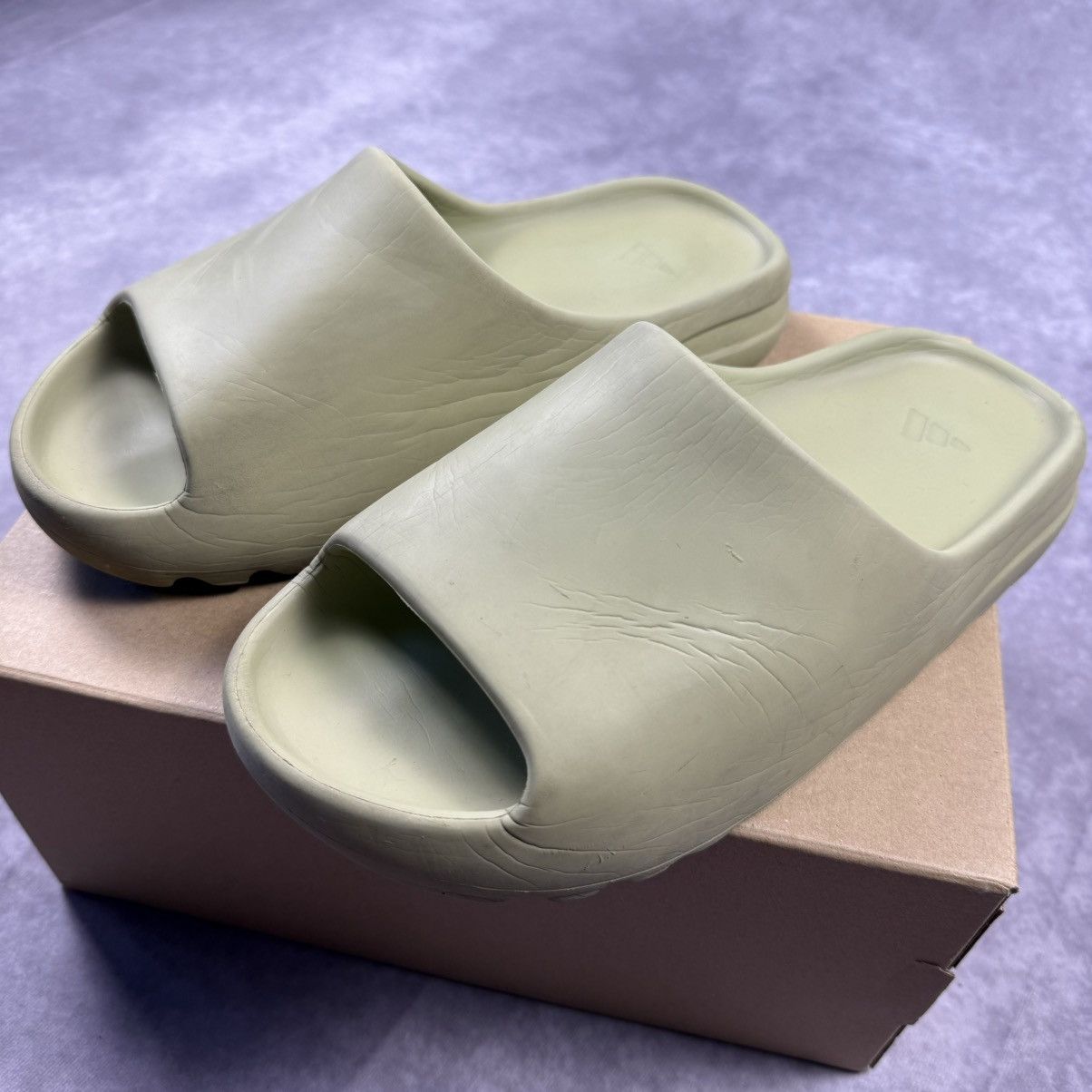 Adidas × Yeezy yzy slide Size US 9 / EU 42 - 2 Thumbnail