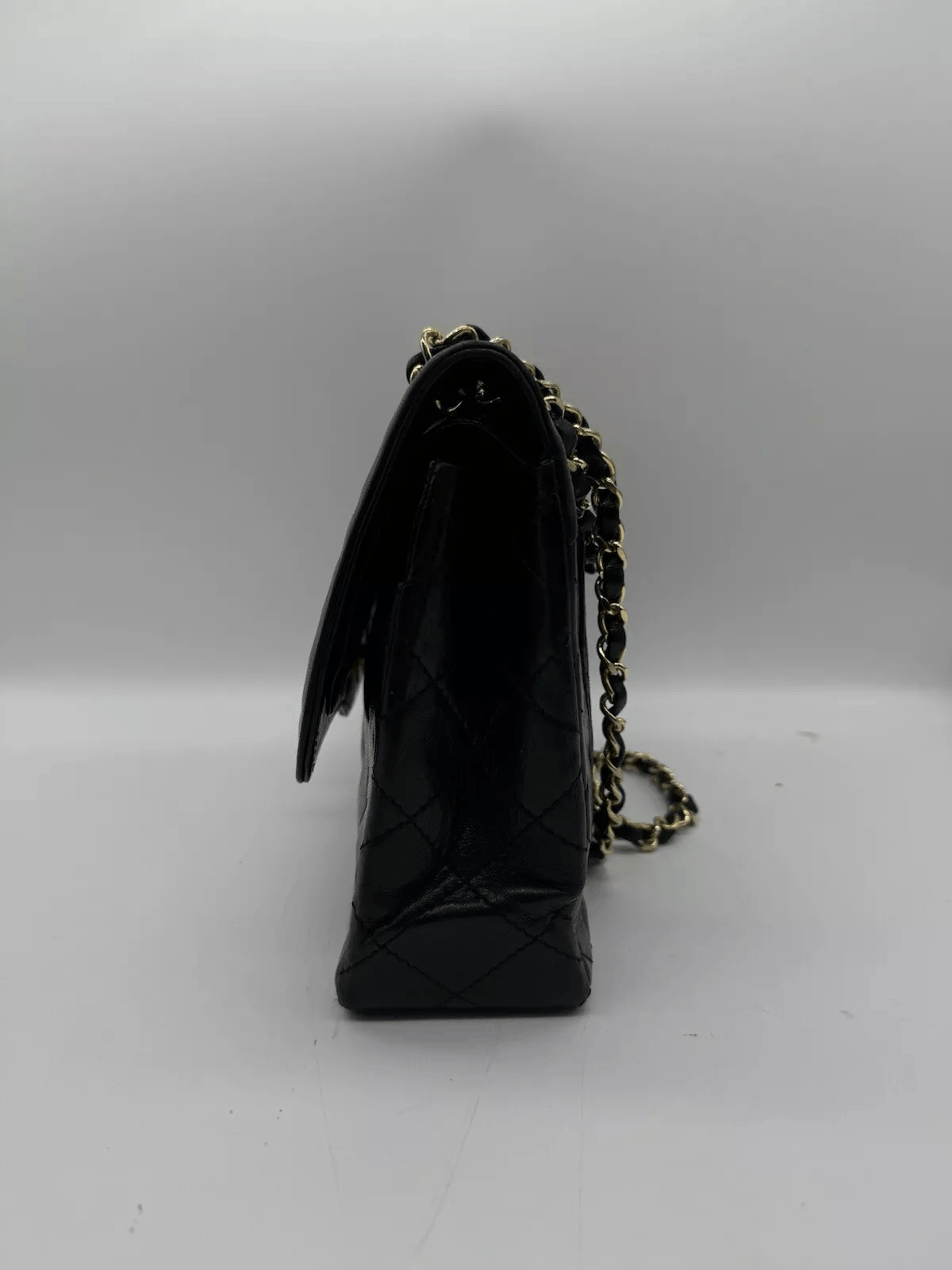 Chanel CHANEL MATRASSE Shoulder Bag Lambskin Paris Limited Edition Size ONE SIZE - 2 Thumbnail