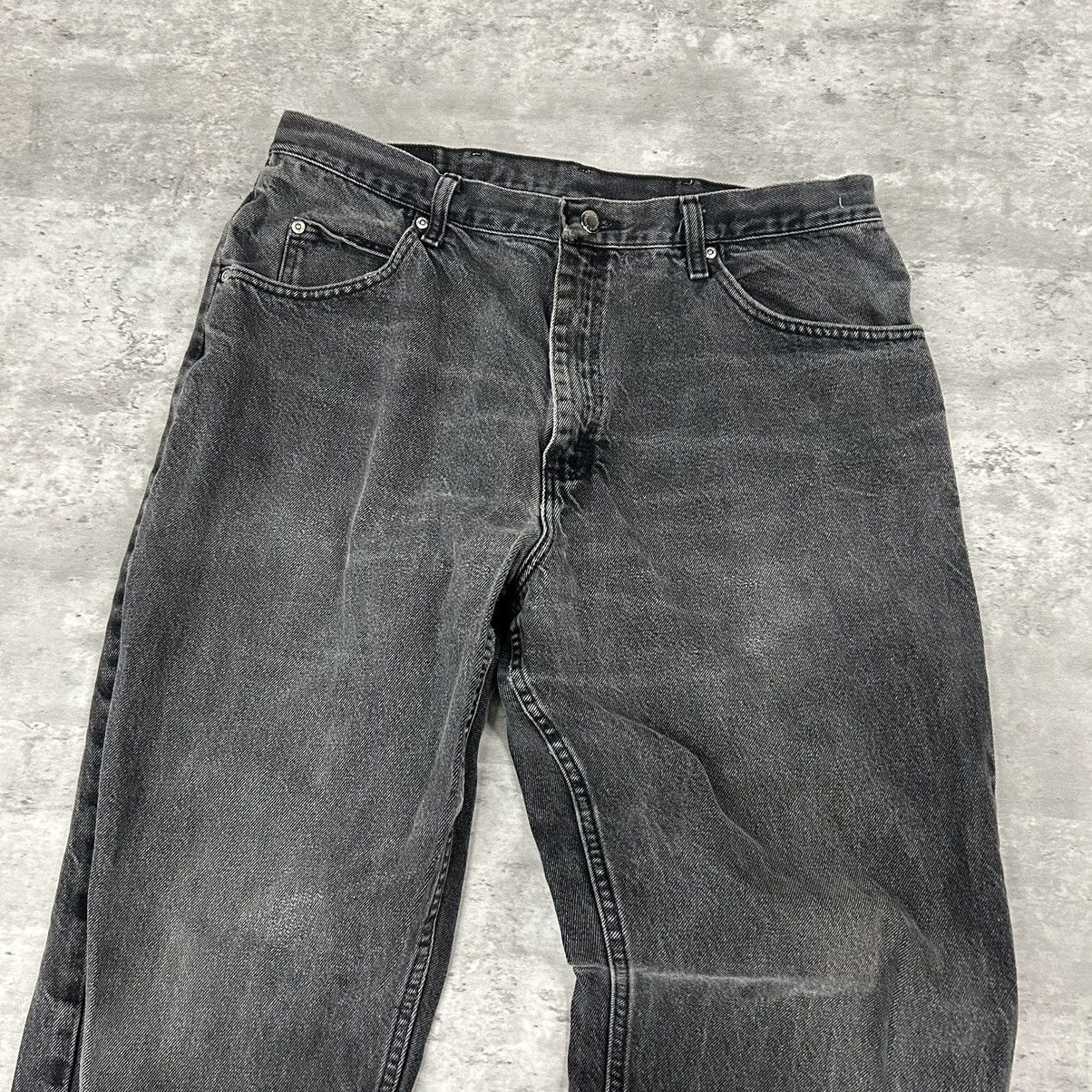 Vintage vintage faded black denim jeans size 34x30 Size US 34 / EU 50 - 2 Thumbnail