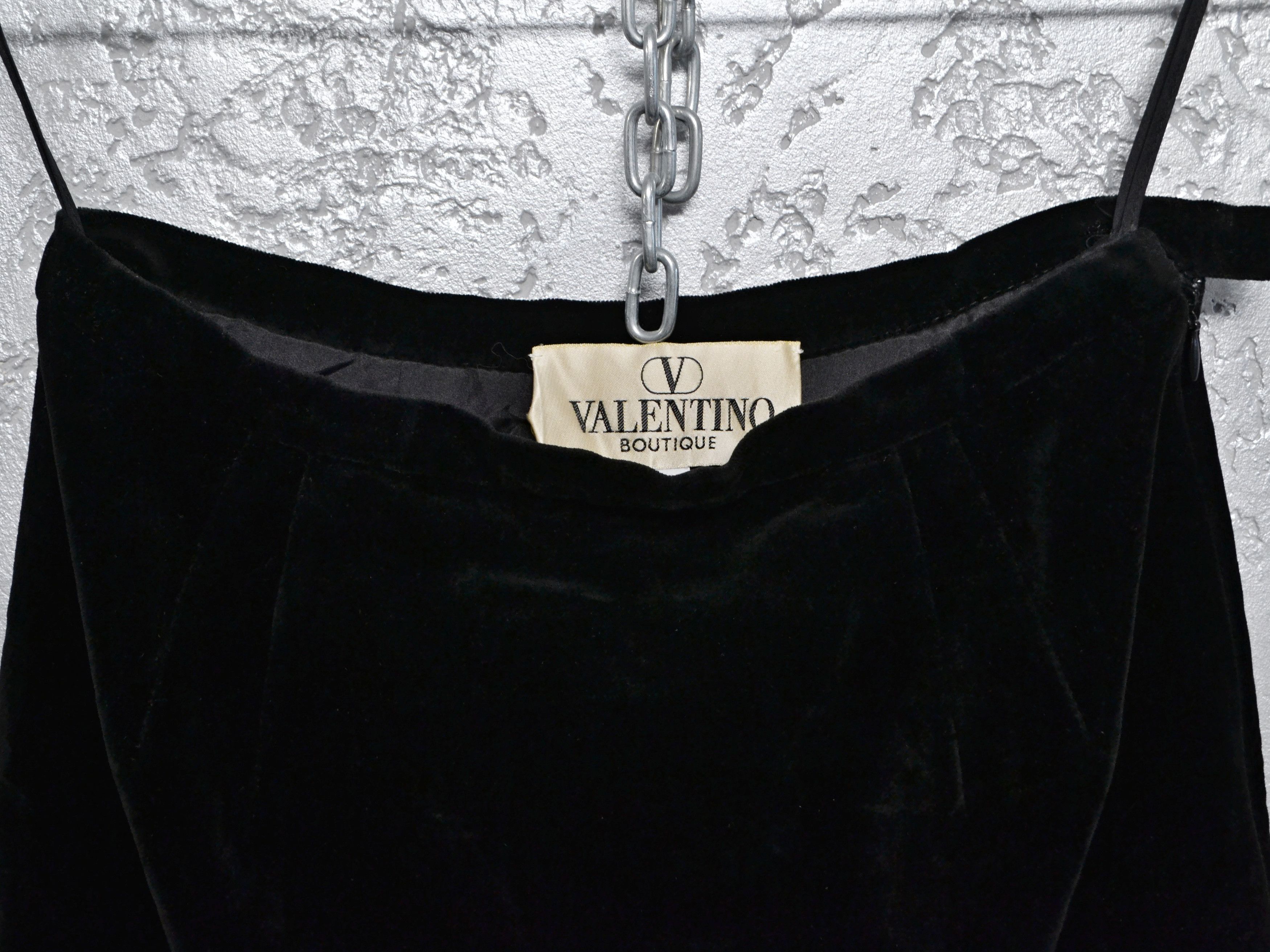Valentino Valentino Boutique Women’s Black Velvet Skirt Size 27" / US 4 / IT 40 - 4 Thumbnail