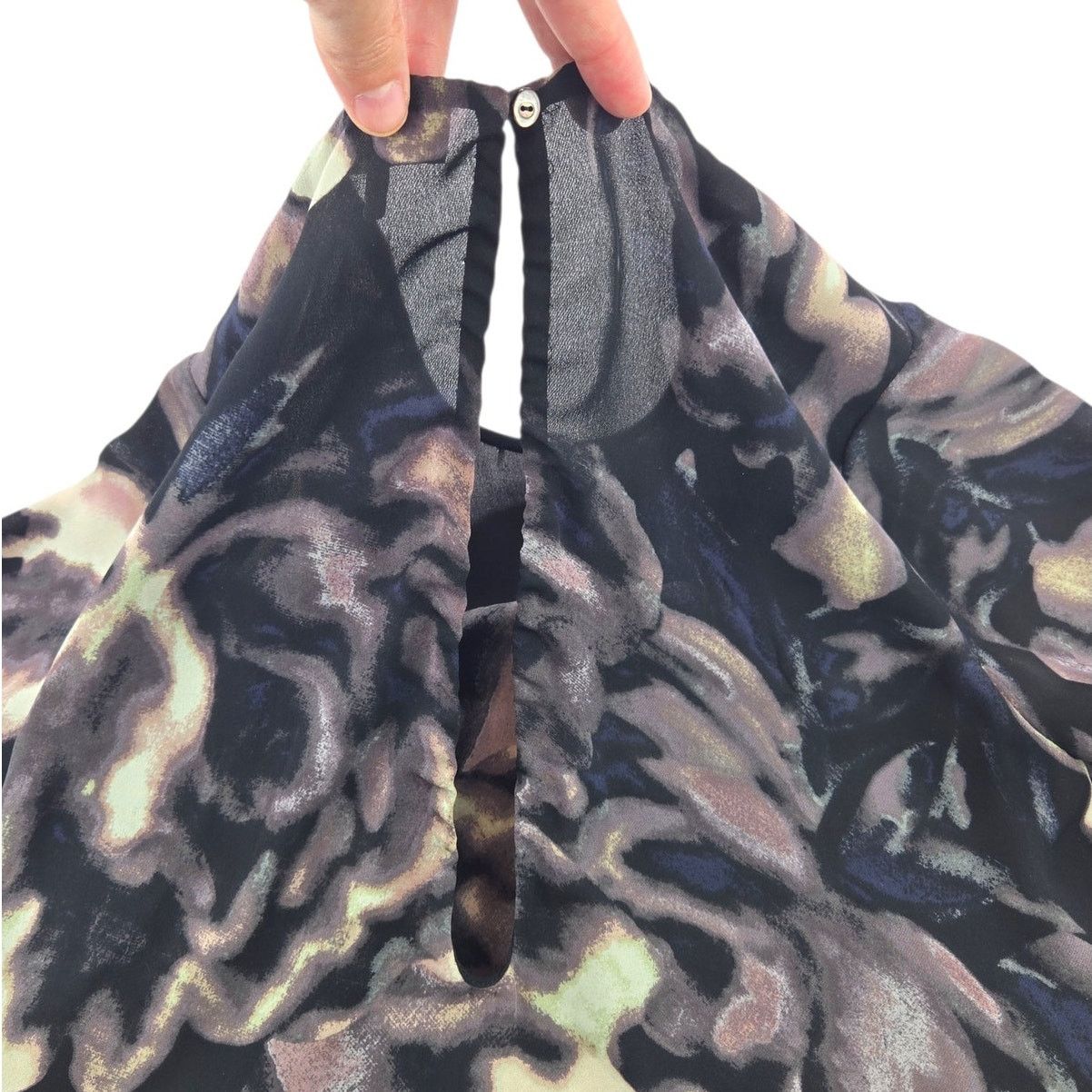 Aritzia Artizia Wilfred | Silk Cypres Blouse w/Keyhole Back |Size XS Size XS / US 0-2 / IT 36-38 - 4 Thumbnail
