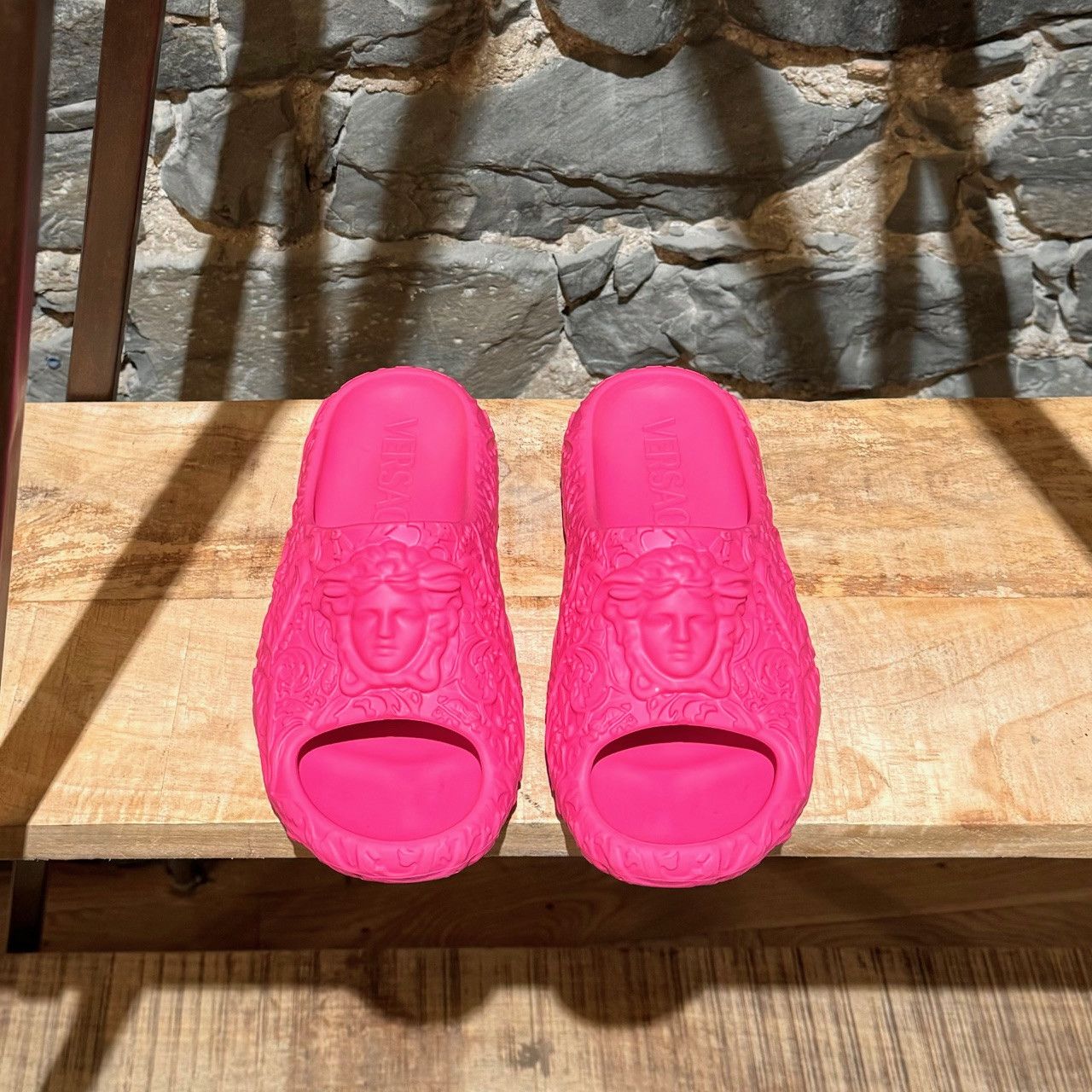 Versace Versace Pink Barocco Medusa Dimension Pool Slides Size US 7 / EU 40 - 2 Thumbnail