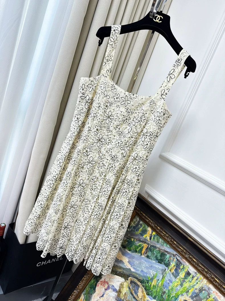 Chanel Chanel Seoul series beige hollow flower lace dress Size XS / US 0-2 / IT 36-38 - 1 Thumbnail