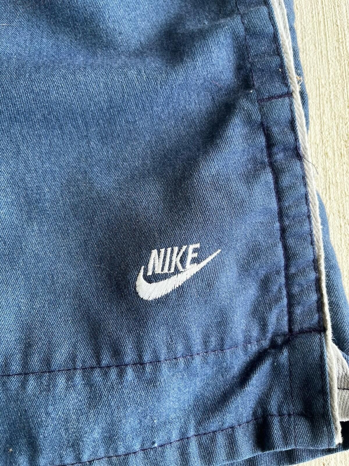 Nike VTG Nike Swoosh Navy Blue Shorts Embroidered Logo 90s 80s Size US 34 / EU 50 - 2 Thumbnail