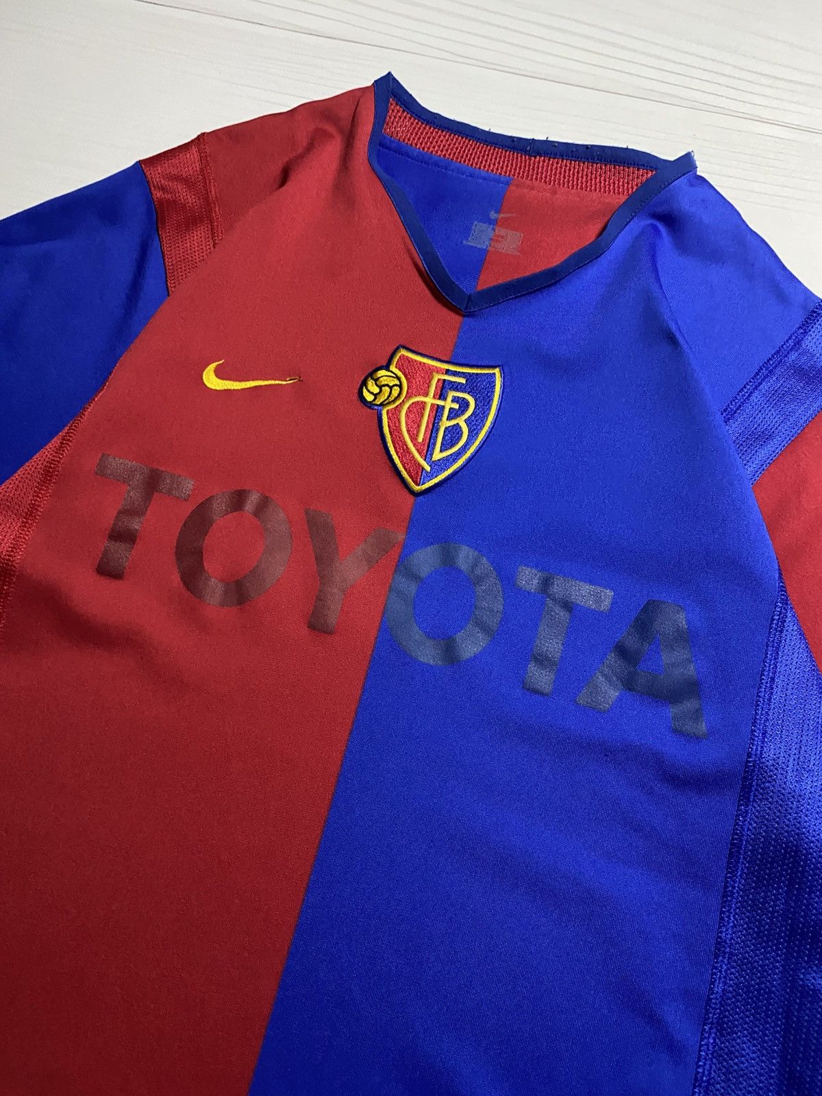 Nike Vintage NikeFC Basel 2002/04 home soccer jersey Switzerland Size US S / EU 44-46 / 1 - 6 Thumbnail