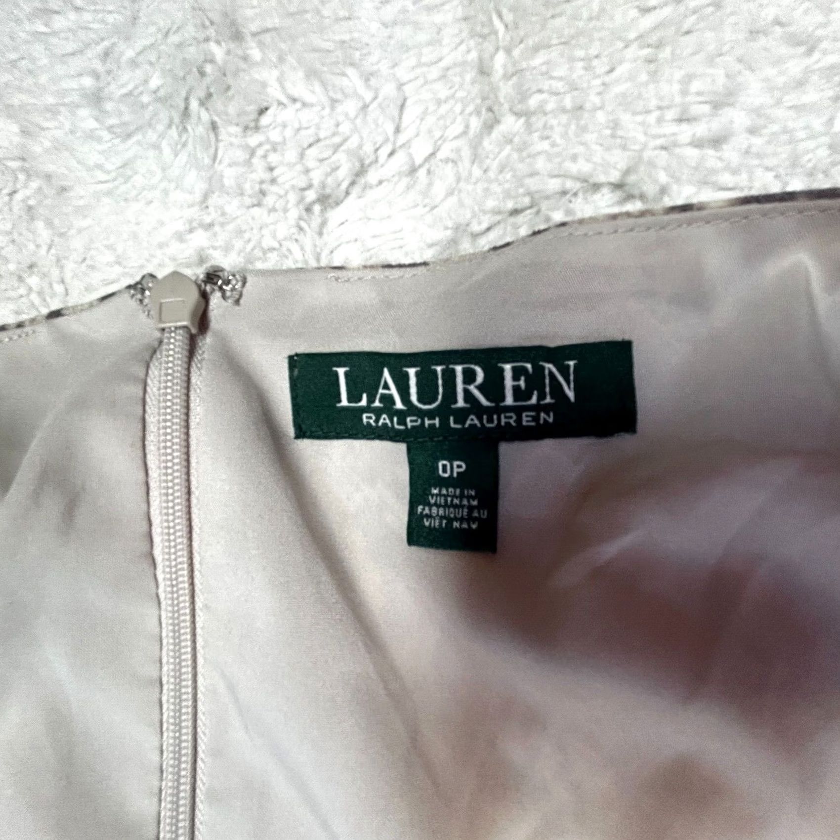 Ralph Lauren Lauren Ralph Lauren Freddie Georgette Snakeskin Print Cocktail Dress 0P Sleeveless V-Neck Tan/Snakeskin Women B ... Size XS / US 0-2 / IT 36-38 - 3 Thumbnail
